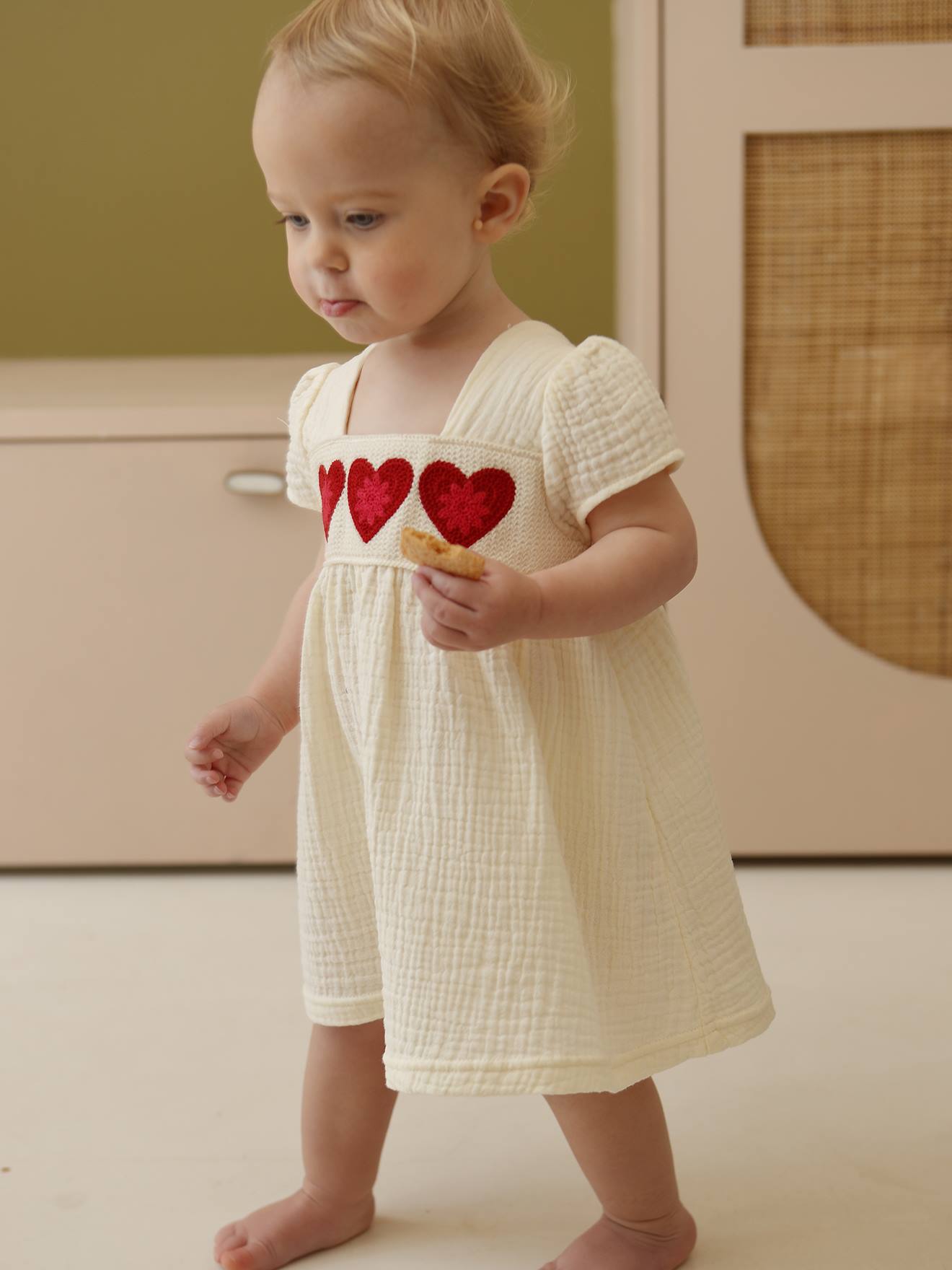 Robe bébé fille crochet cœurs écru