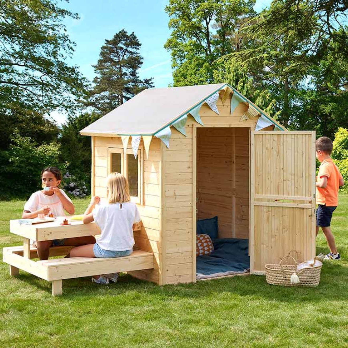 Cabane En Bois Avec Table Pique-nique Tiana Marron