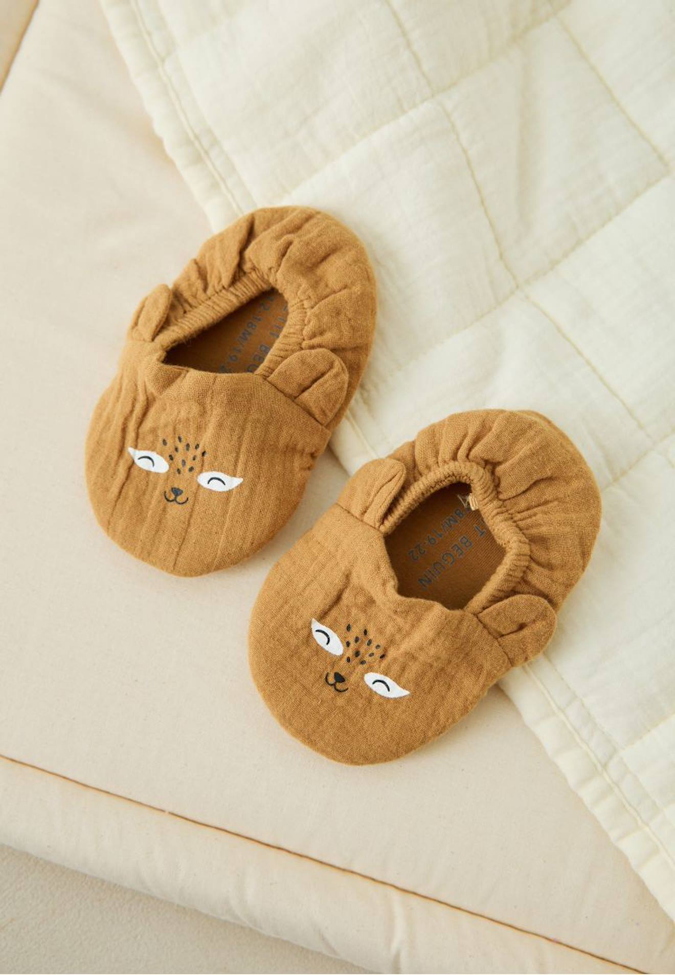 Chaussons Bébé En Gaze De Coton Gabin Ocre