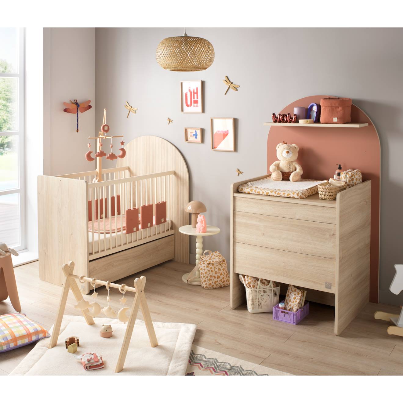 Pack Chambre Bébé Évolutif – Lit 120x60 Transformable En 90x190 + Commode À Langer Évolutive En Bureau - Arche Marron/rouge