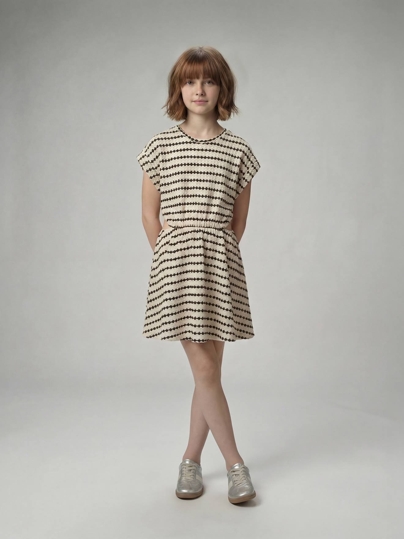 Robe maille fantaisie fille ajourée côtés rayé noir