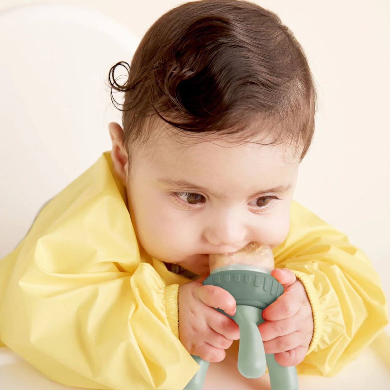 Grignoteuse Bébé Avec Embout Silicone Vert (B.BOX) - Image 1