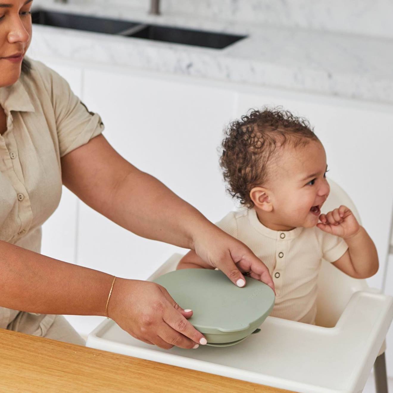 Assiette Bébé Silicone Ventouse Avec Couvercle Vert (B.BOX) - Image 1