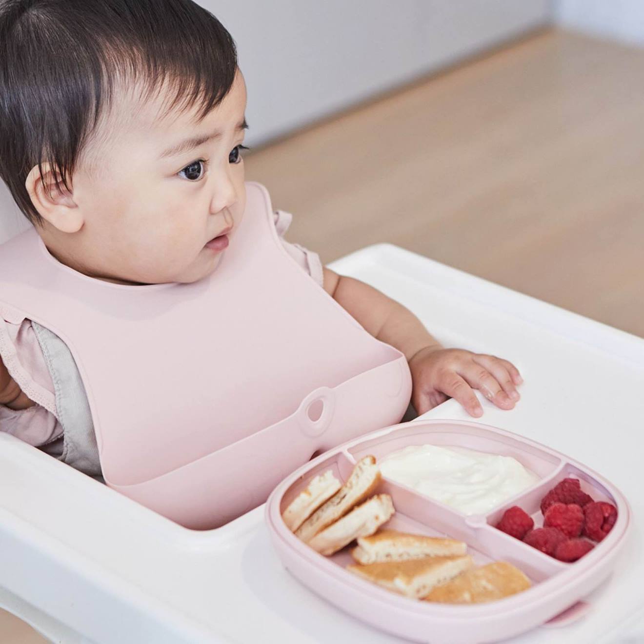 Assiette Bébé Silicone Ventouse Avec Couvercle Rose (B.BOX) - Image 1
