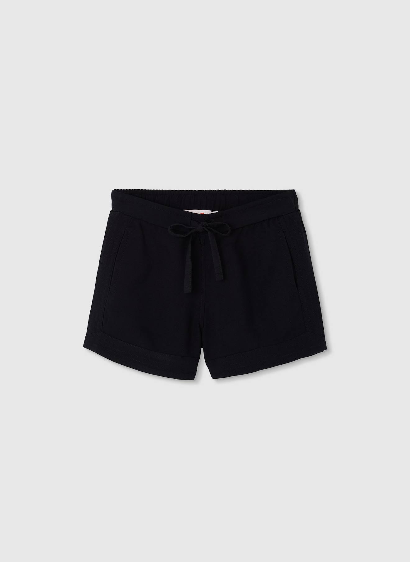 Short Avec Cordon Noir 18 €