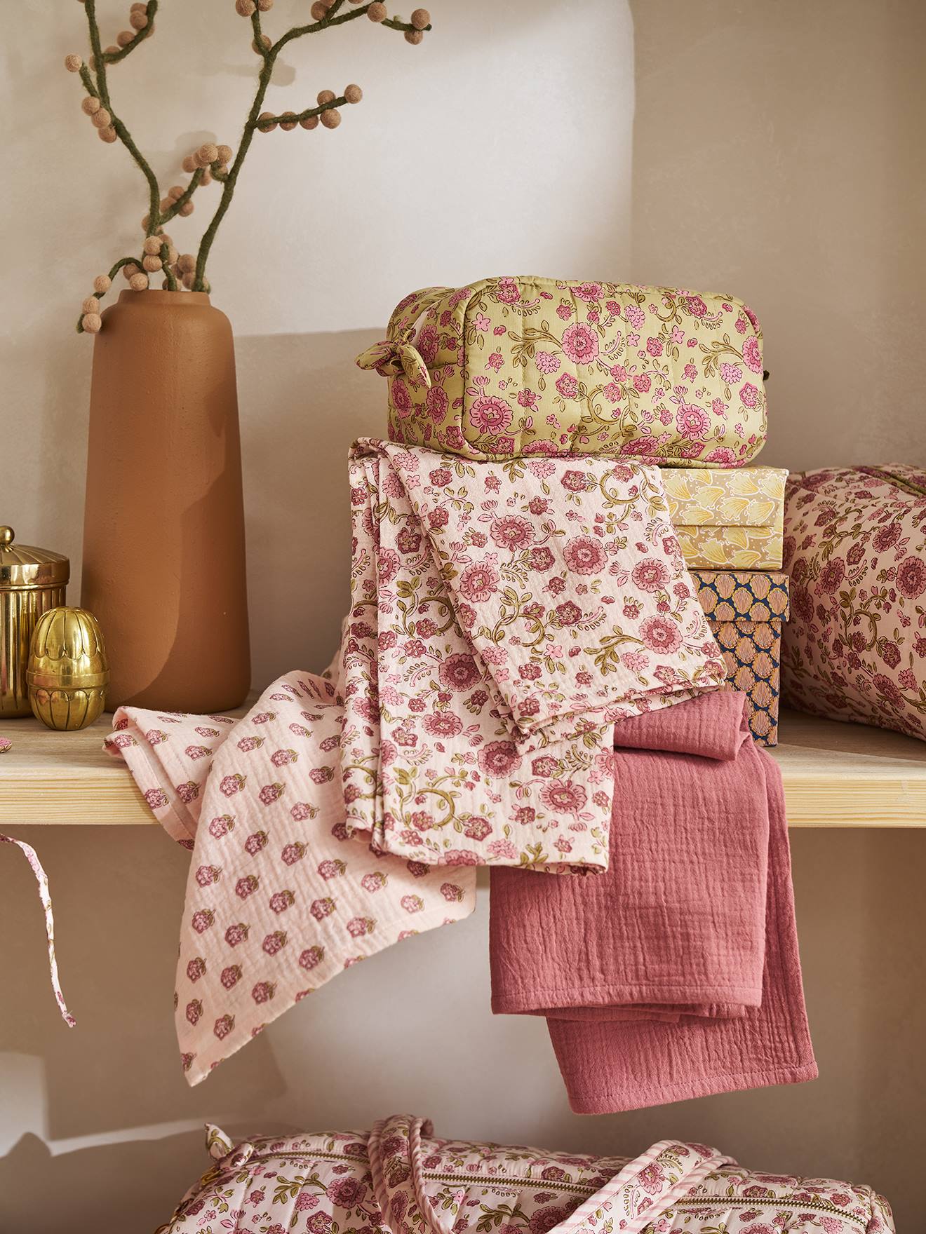 Lot 3 langes bébé gaze coton rose imprimé (Vertbaudet) - Image 1