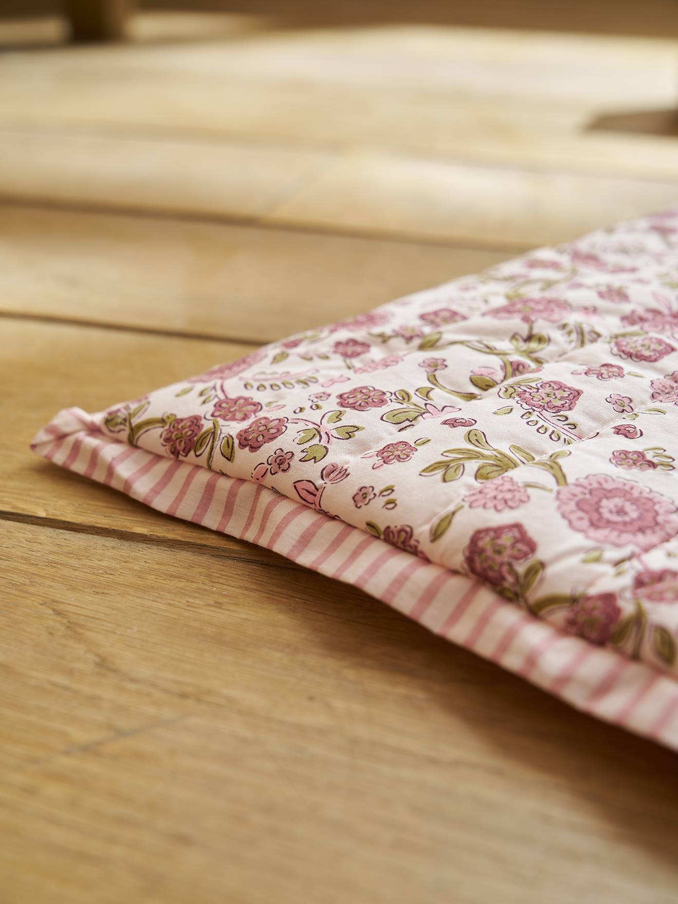 Tapis de sol enfant en coton rose imprimé (Vertbaudet) - Image 1