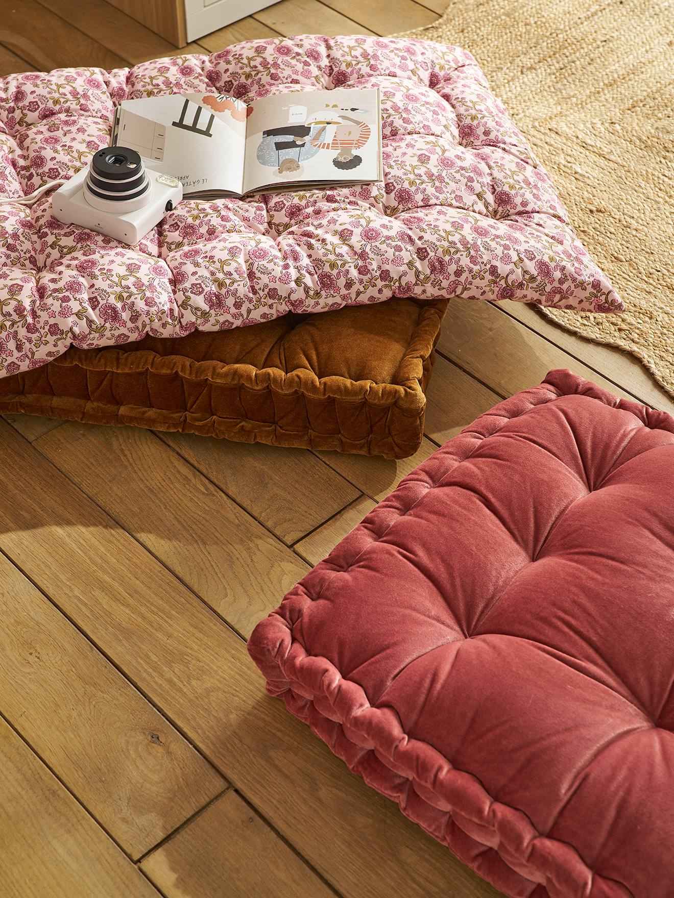 Matelas de sol imprimé fleurs rose Matelas de sol imprimé fleurs rose