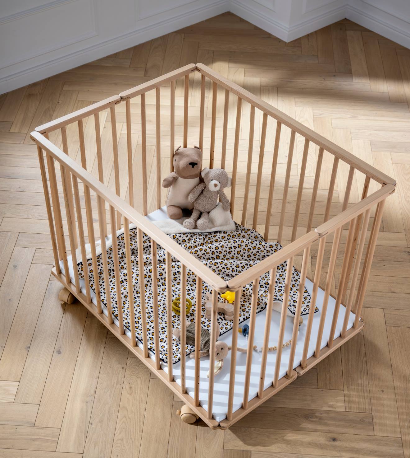 Parc Bébé Pliant 75x100cm Avec Roulettes Et Fond Réglable - Petit Mobilier Marron (Baby Price) - Couverture