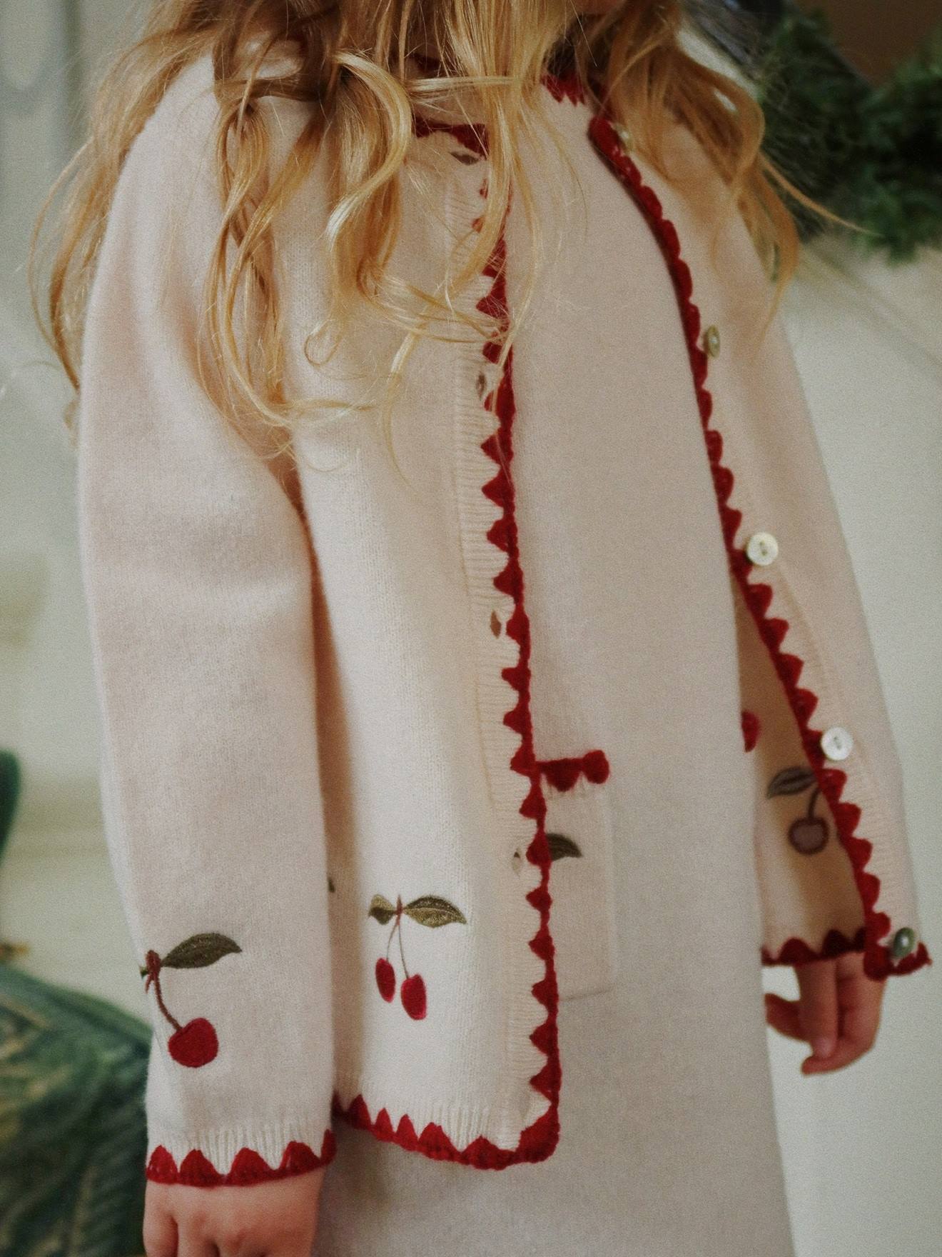 Cardigan brodé cerise beige