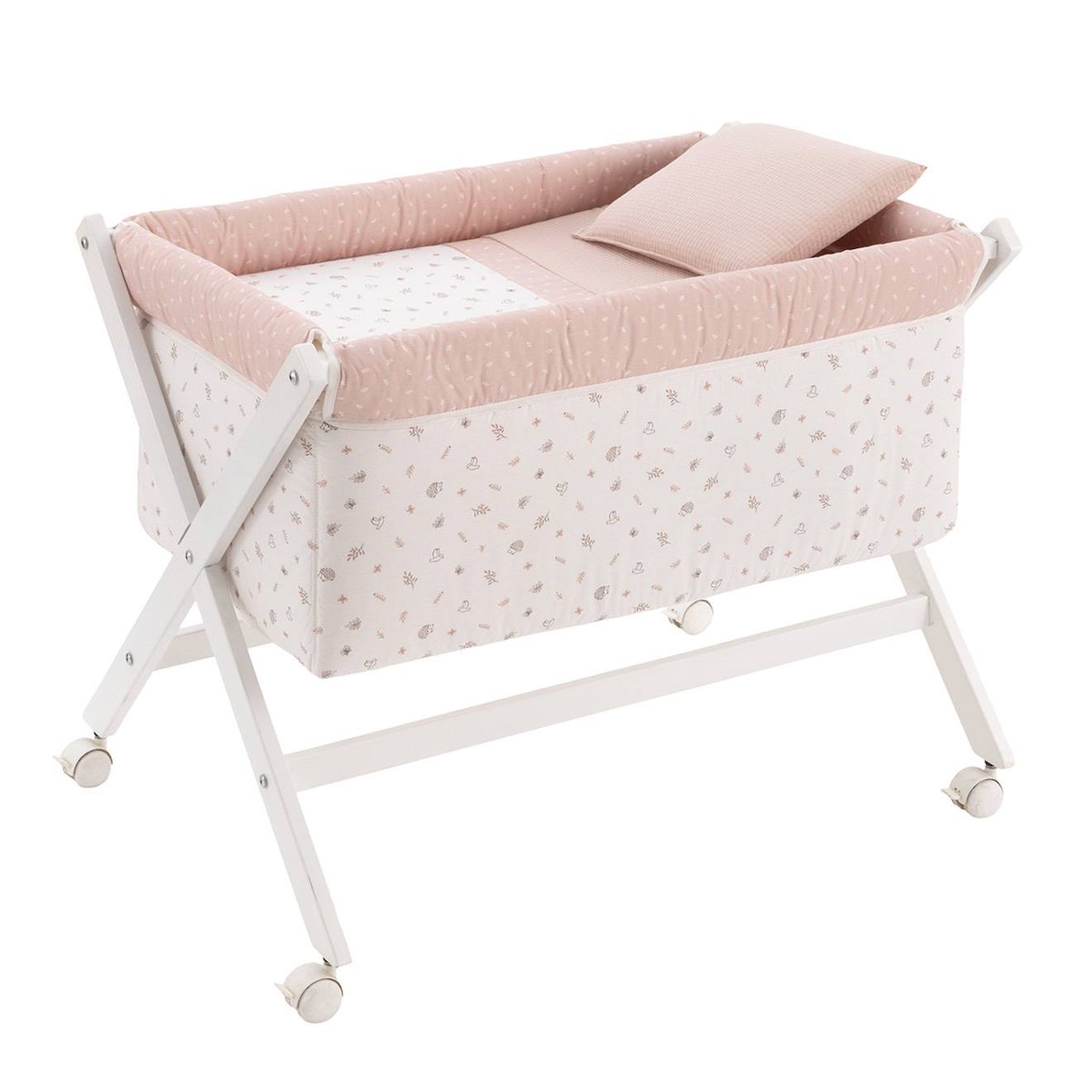 Berceau À Pieds Croisés En Bois De Hêtre Avec Roulettes Et Matelas Blanc / Rose À Motifs