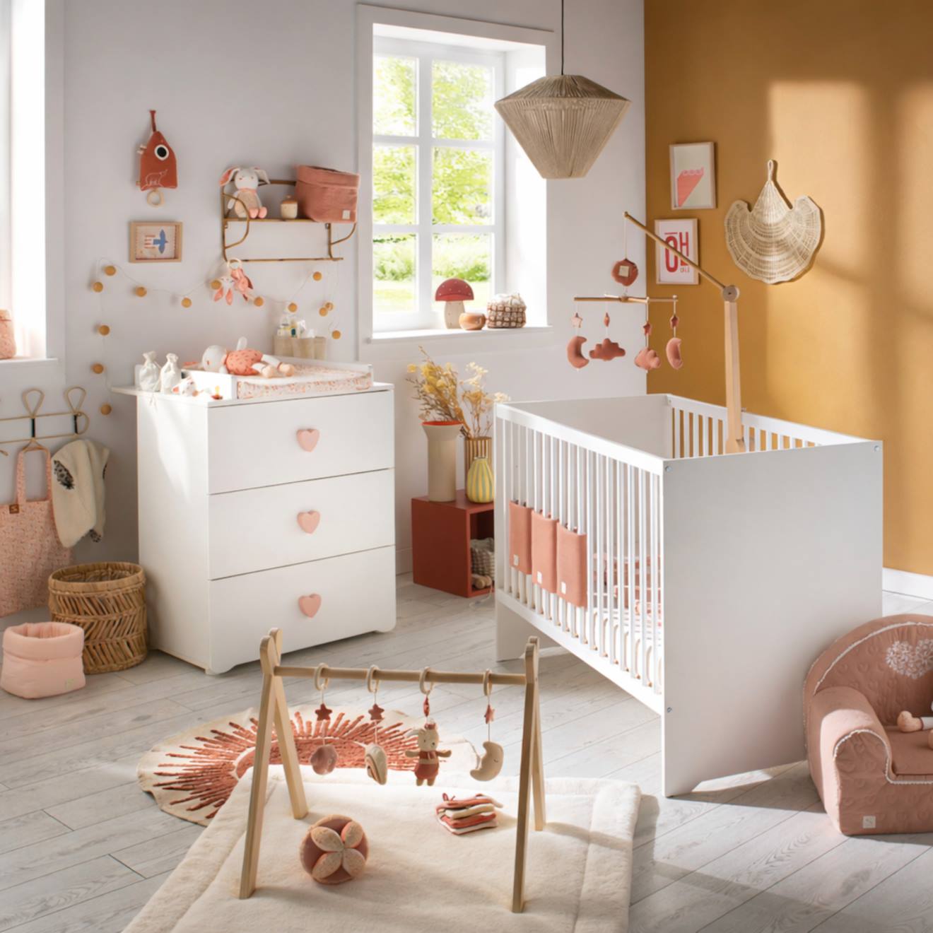 Chambre Complète Bébé Avec Lit À Barreaux Et Commode À Langer - Basic Blanc/rose