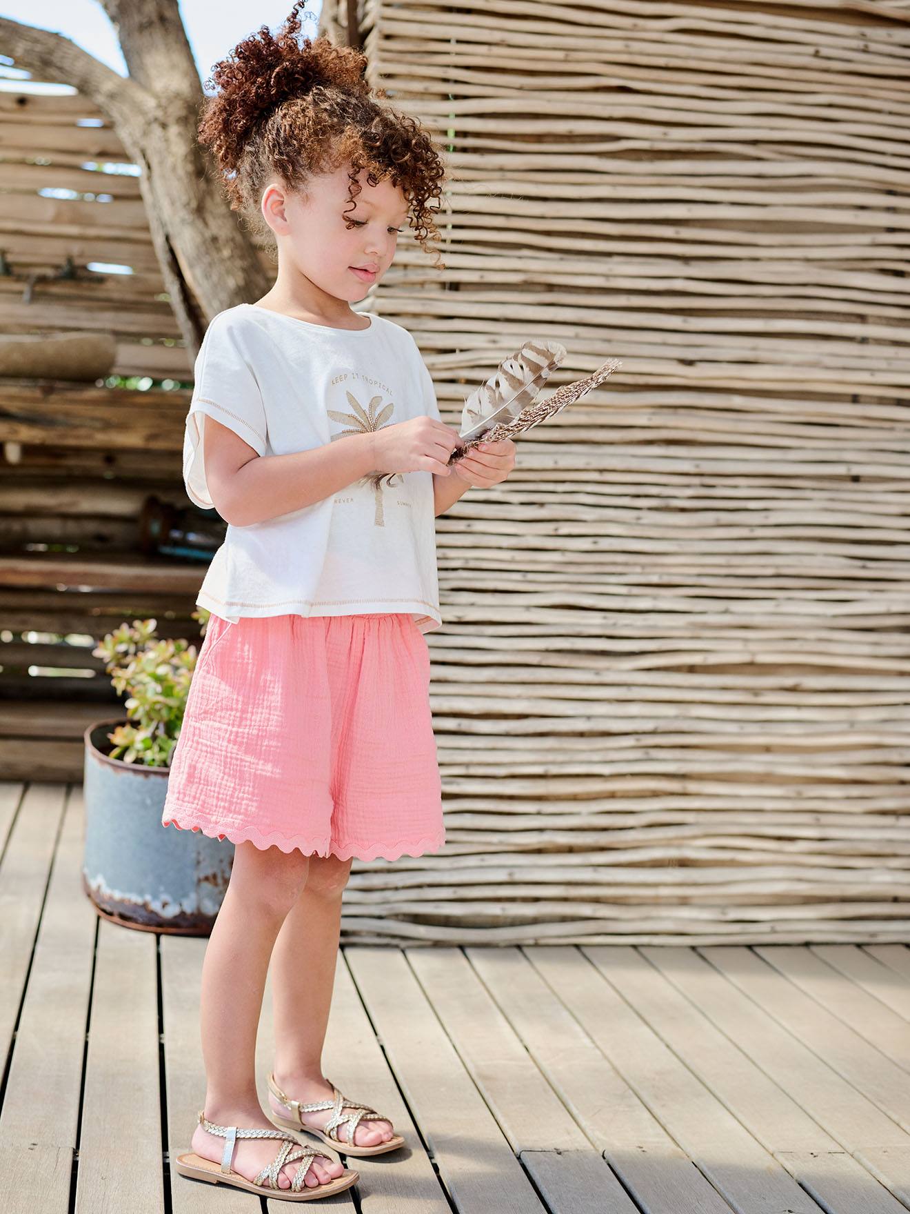 Short fille rose