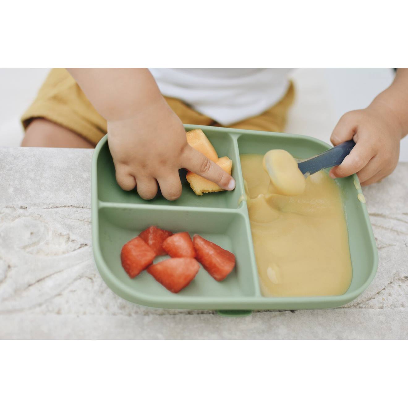 Set Repas Compartimenté En Silicone Vert Sauge (Béaba) - Image 1