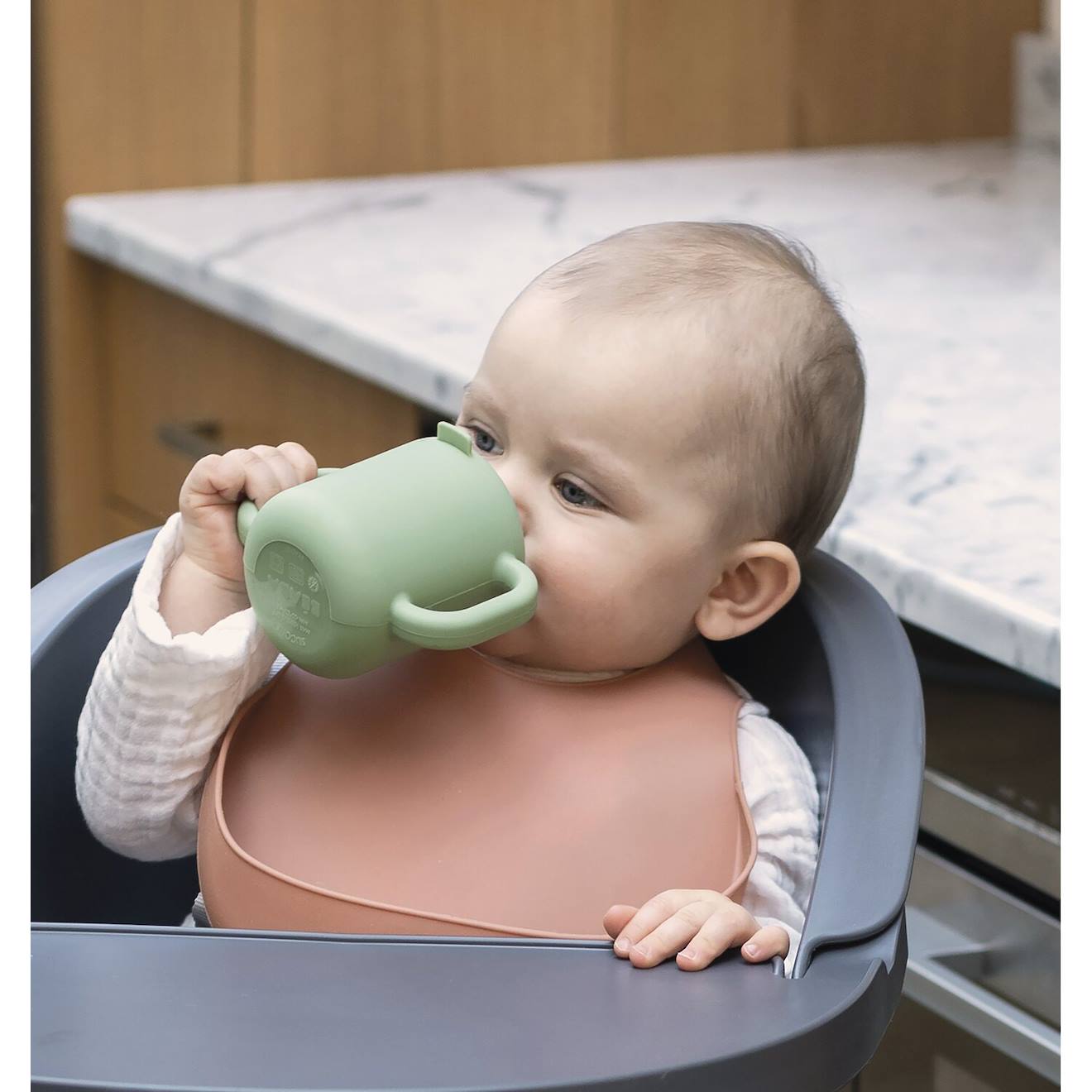 Tasse D'apprentissage En Silicone Vert Sauge (Béaba) - Image 1