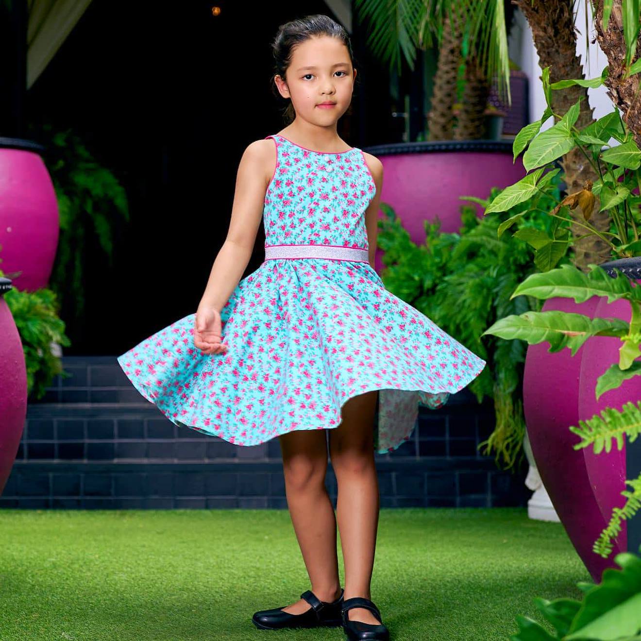 Robe Qui Tourne Été Fleurie Hepburn Bleu Roi Rose Fuchsia