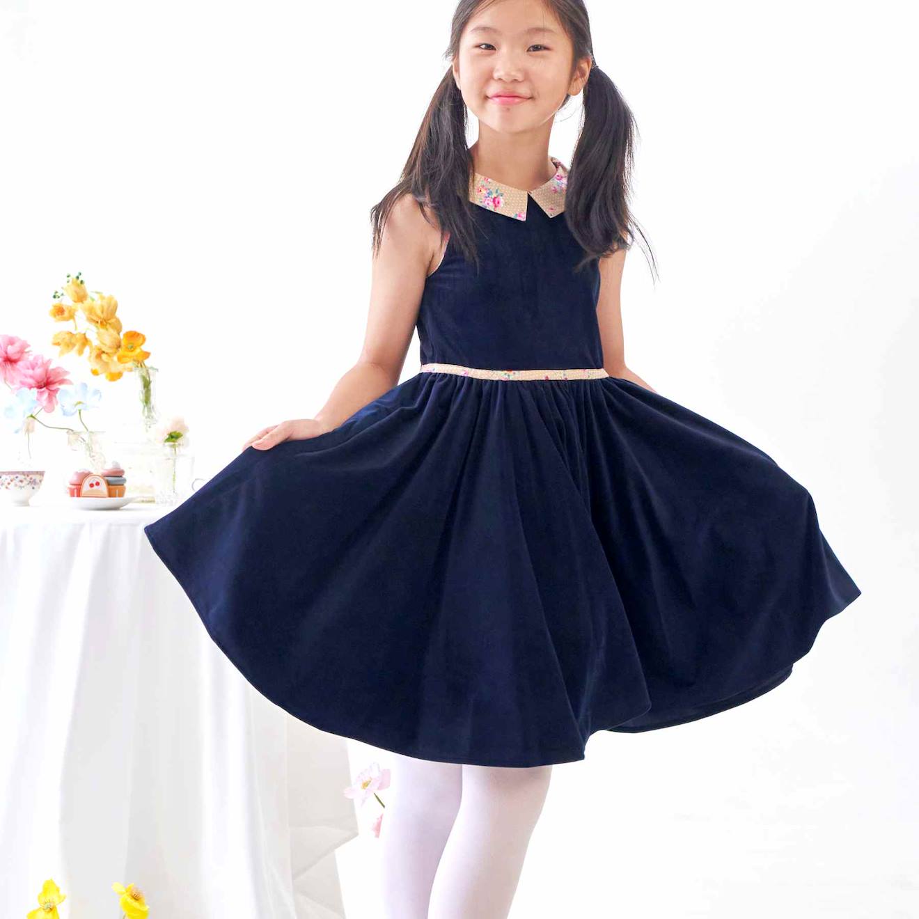 Robe Qui Tourne Velours Et Col Hepburn Bleu Marine Rose