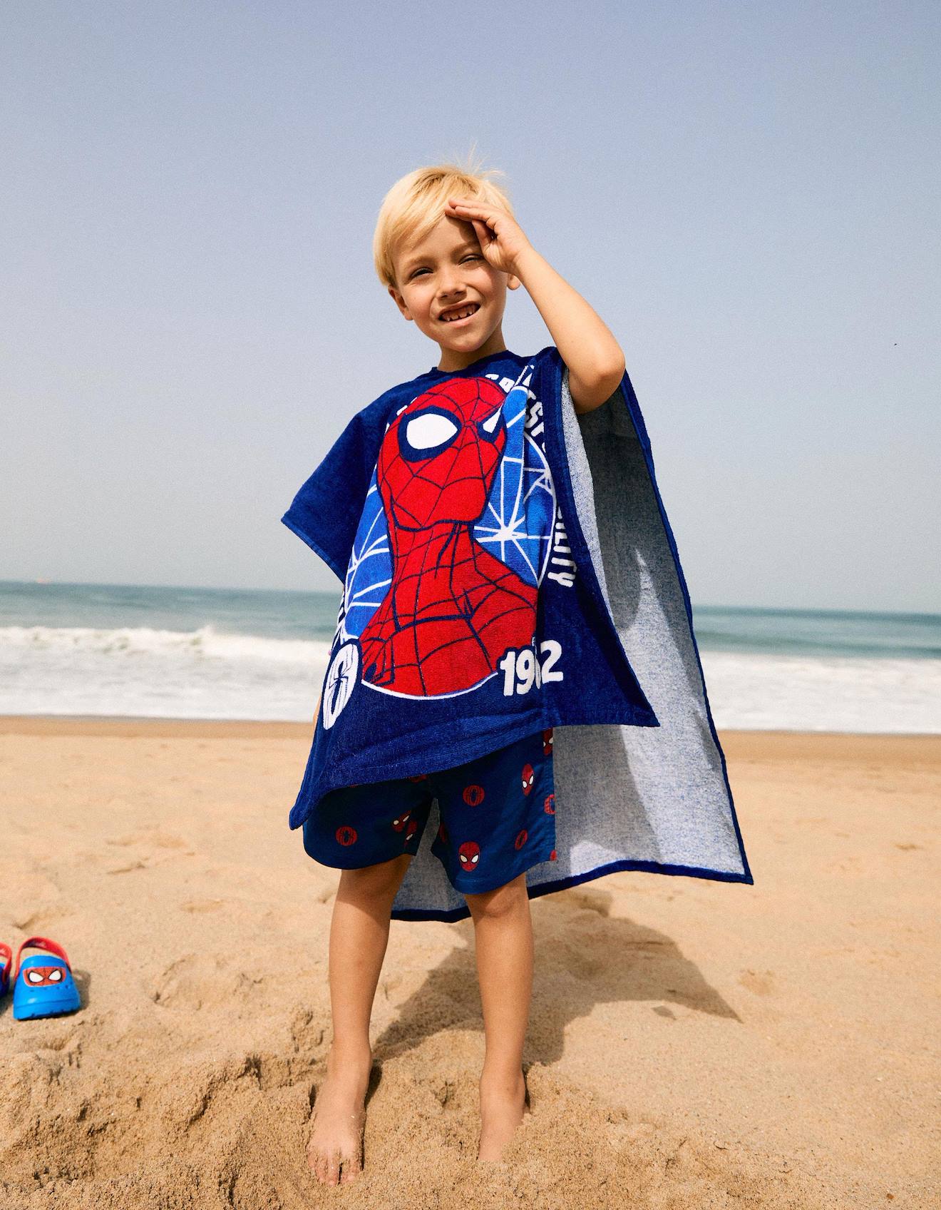Poncho De Plage À Capuche En Coton Avec Spider-man Bleu Foncé Poncho De Plage À Capuche En Coton Avec Spider-man Bleu Foncé