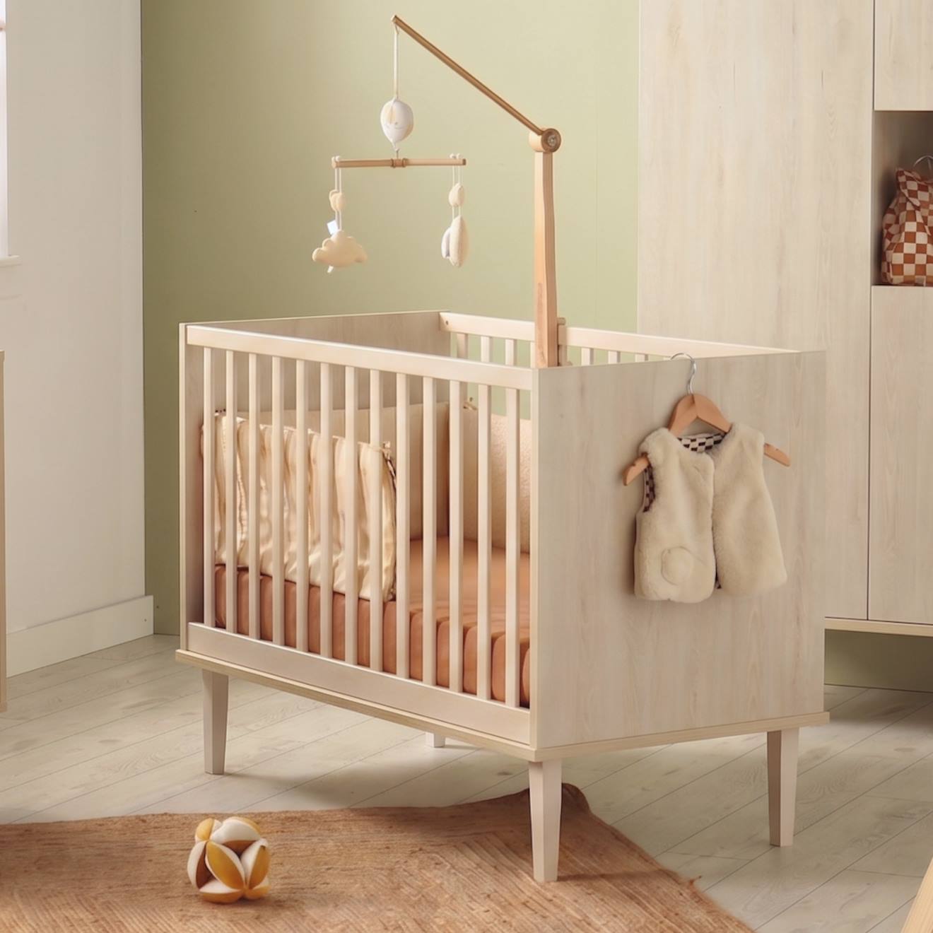 Lit 120x60 Sur Pieds - Décor Bois Hêtre Cendré - Opaline Beige