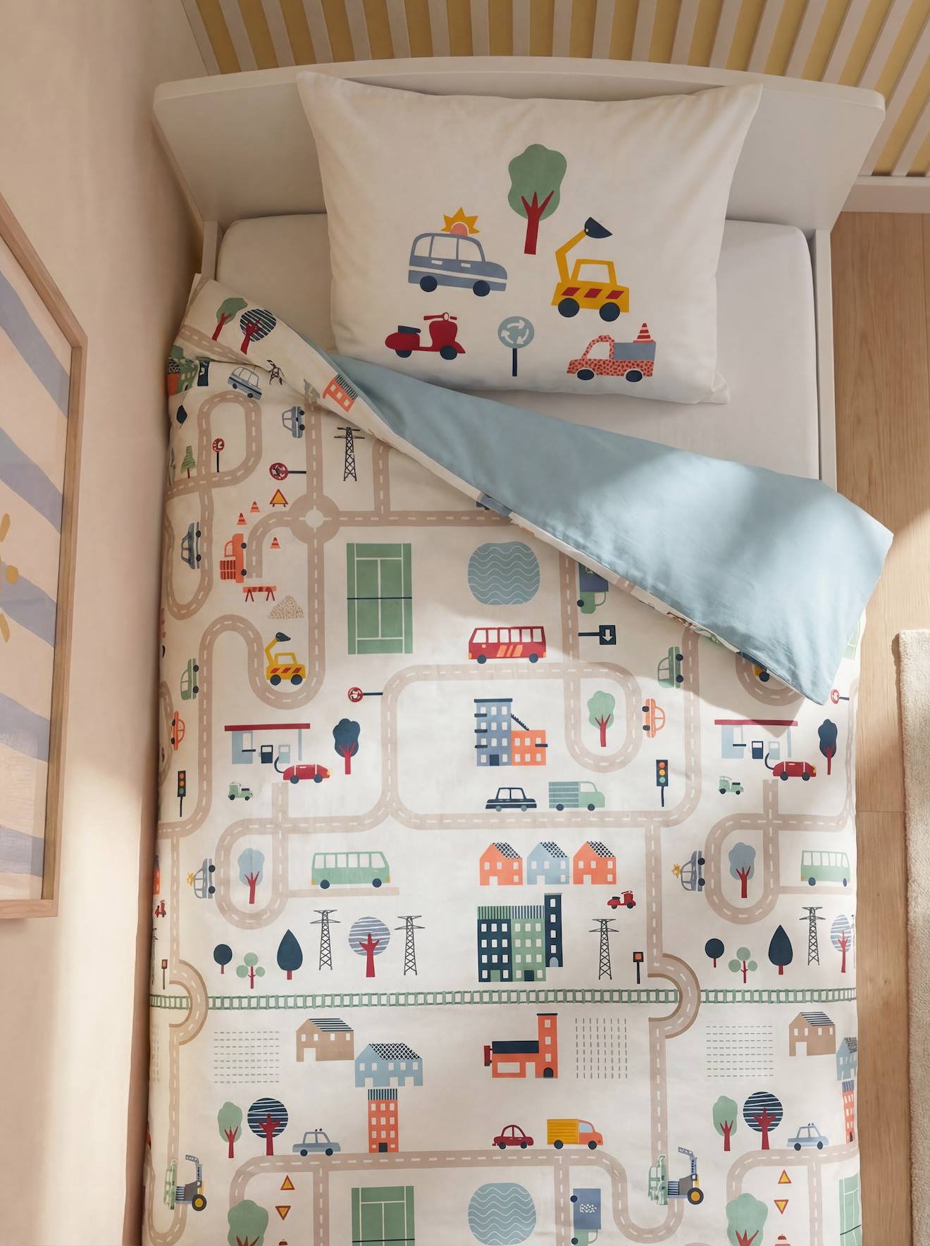 Parure Magicouette CIRCUIT VOITURE, avec coton recyclé blanc imprimé Parure Magicouette CIRCUIT VOITURE, avec coton recyclé blanc imprimé