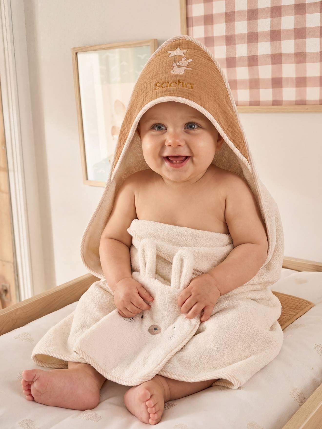Cape de bain et gant en coton personnalisable noisette 28 €