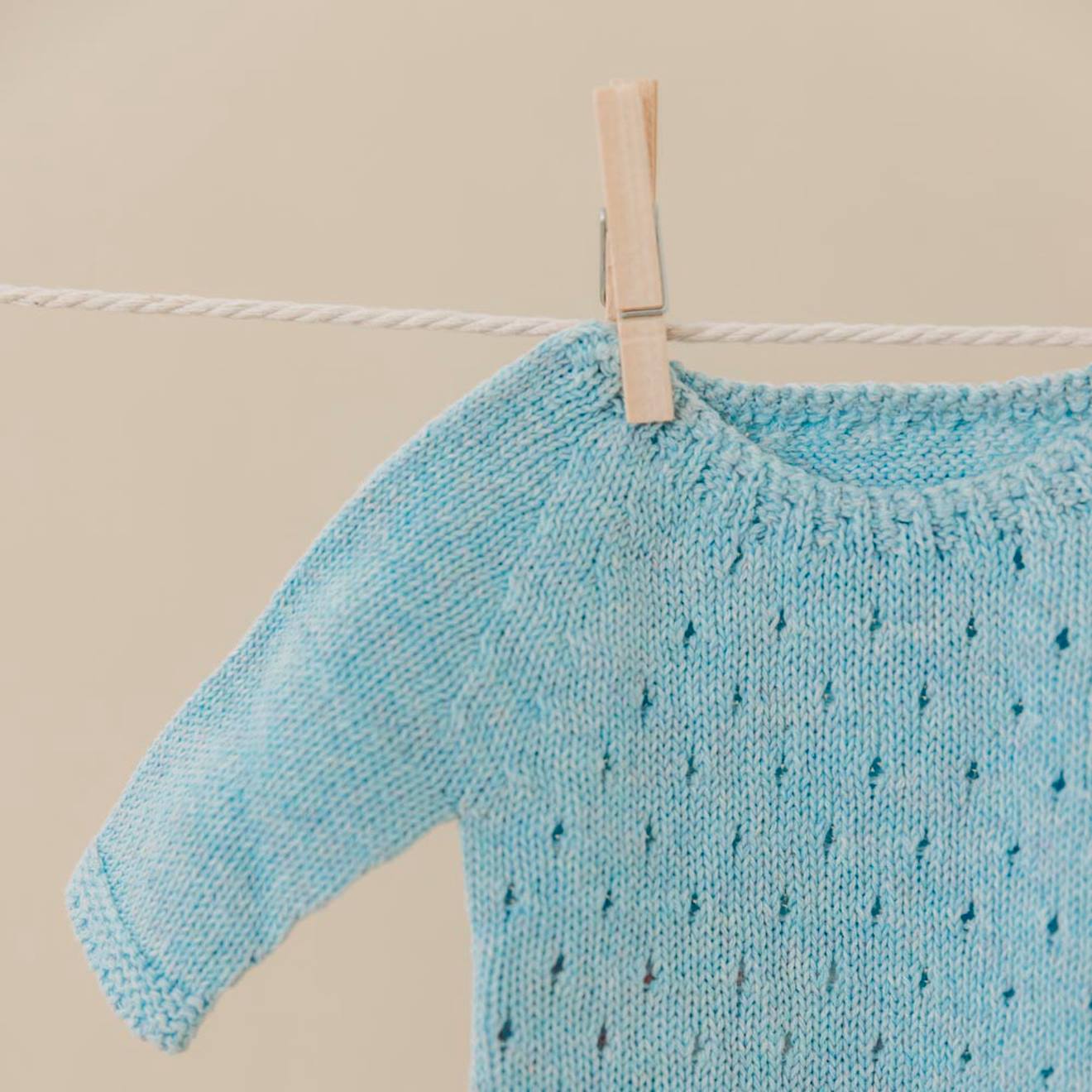 Pyjama En Tricot Bleu Pour Poupée De 38cm Bleu (Miniland) - Image 2