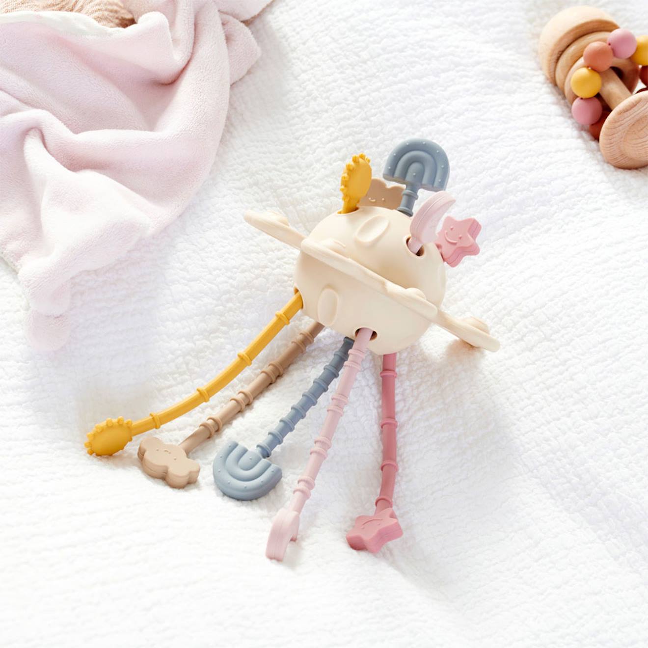 Jouet À Tirer Sensoriel Nude Beige (Tickit) - Image 2