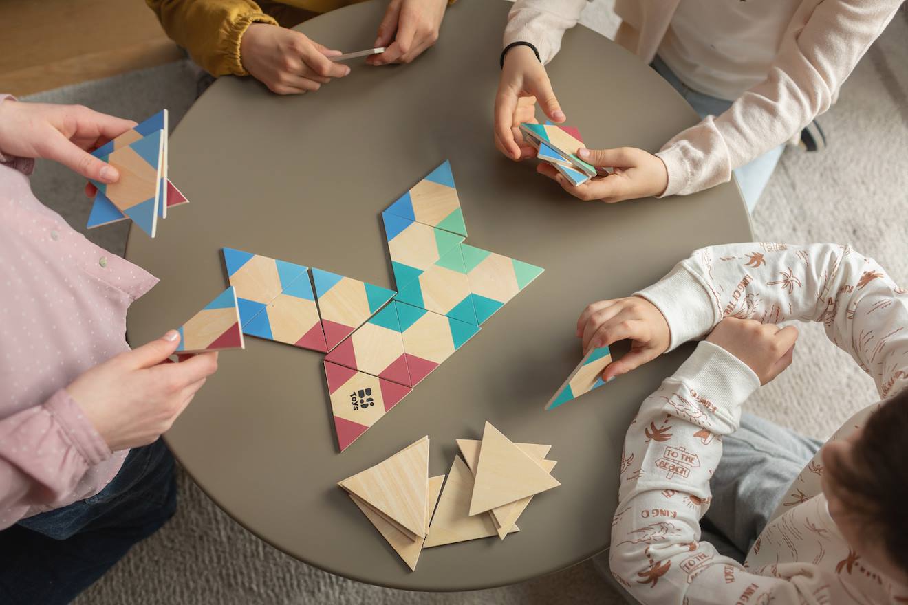 Dominos Triangulaires En Bois Fsc - Jeu De Société Classique Enfant Multicolore