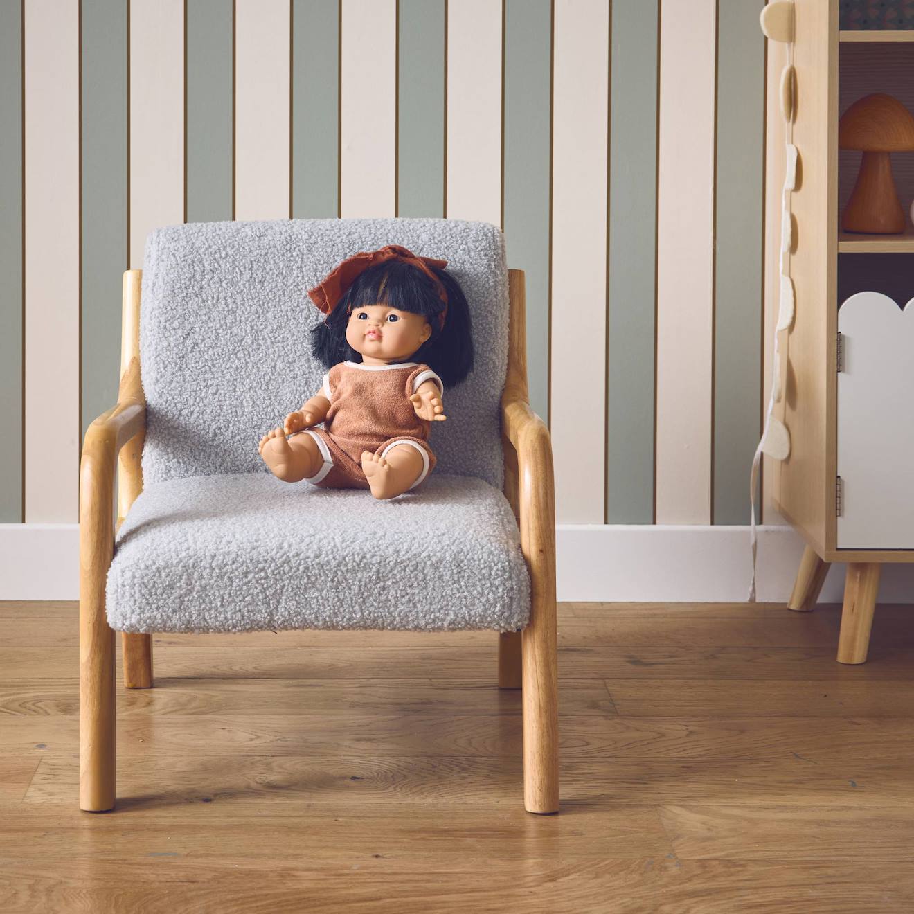 Fauteuil Scandinave Enfant Bois D'hévéa Et Bouclette Lorens Kids. Gris Souris (sweeek) - Image 2