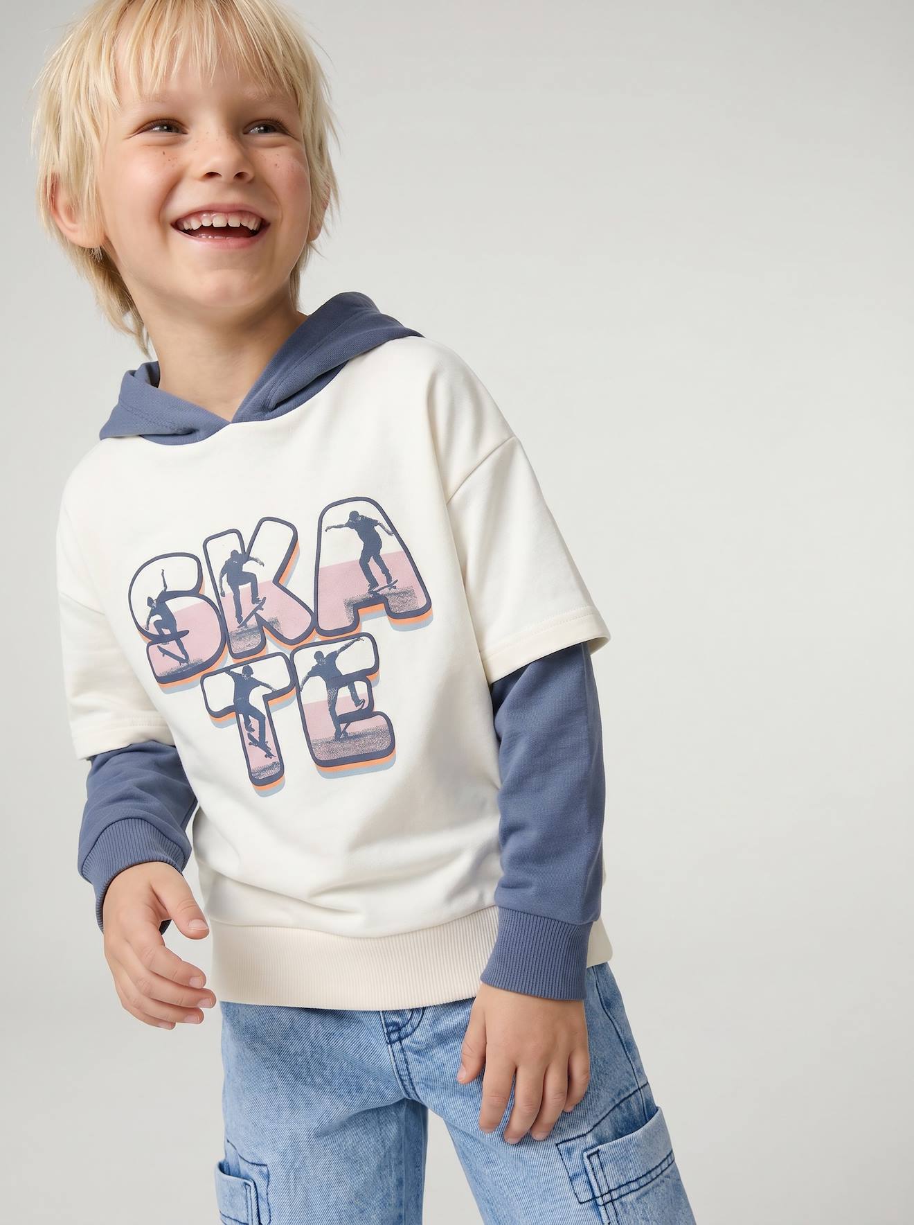 Sweat capuche garon cru 23 €