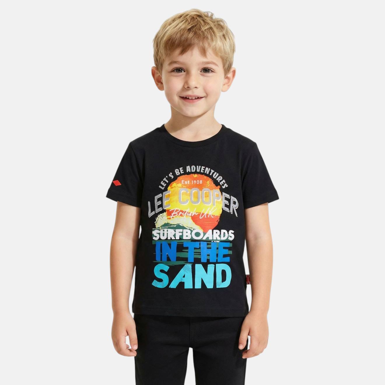 T-shirt Manches Courtes Garçon Avec Dessin Coloré Noir T-shirt Manches Courtes Garçon Avec Dessin Coloré Noir