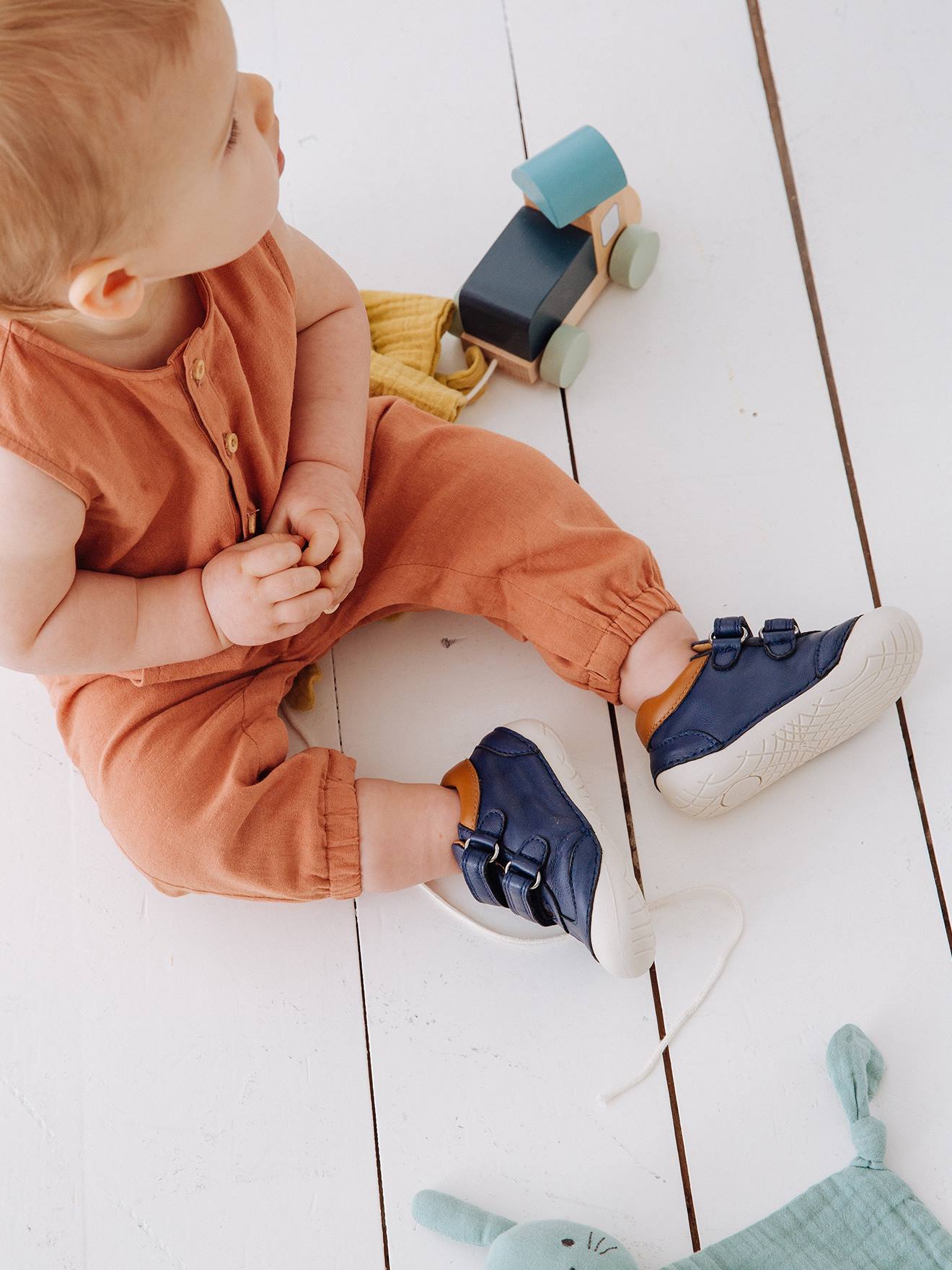 Chaussons 4 Pattes Bebe Garcon En Cuir Bleu Marine Vertbaudet