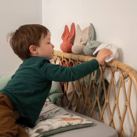 Doudou lapin  en gaze de coton jeanne Beige+Blanc+Blanc à pois or+Bleu+Camel+Écru+Gris+Rose+Terracotta+Vert de gris 35 - vertbaudet enfant 