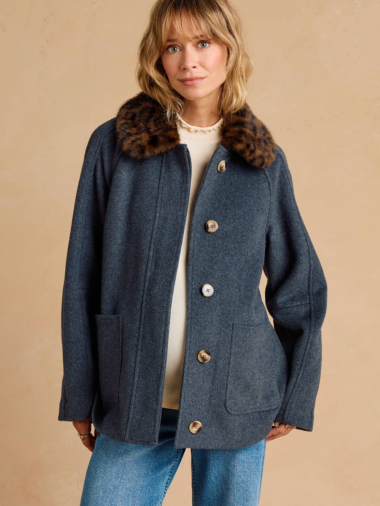 Manteau court de grossesse gris souris 130$
