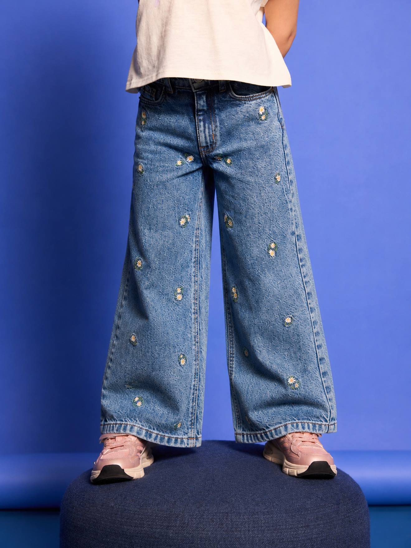 Jean large fille brodé bleu jean