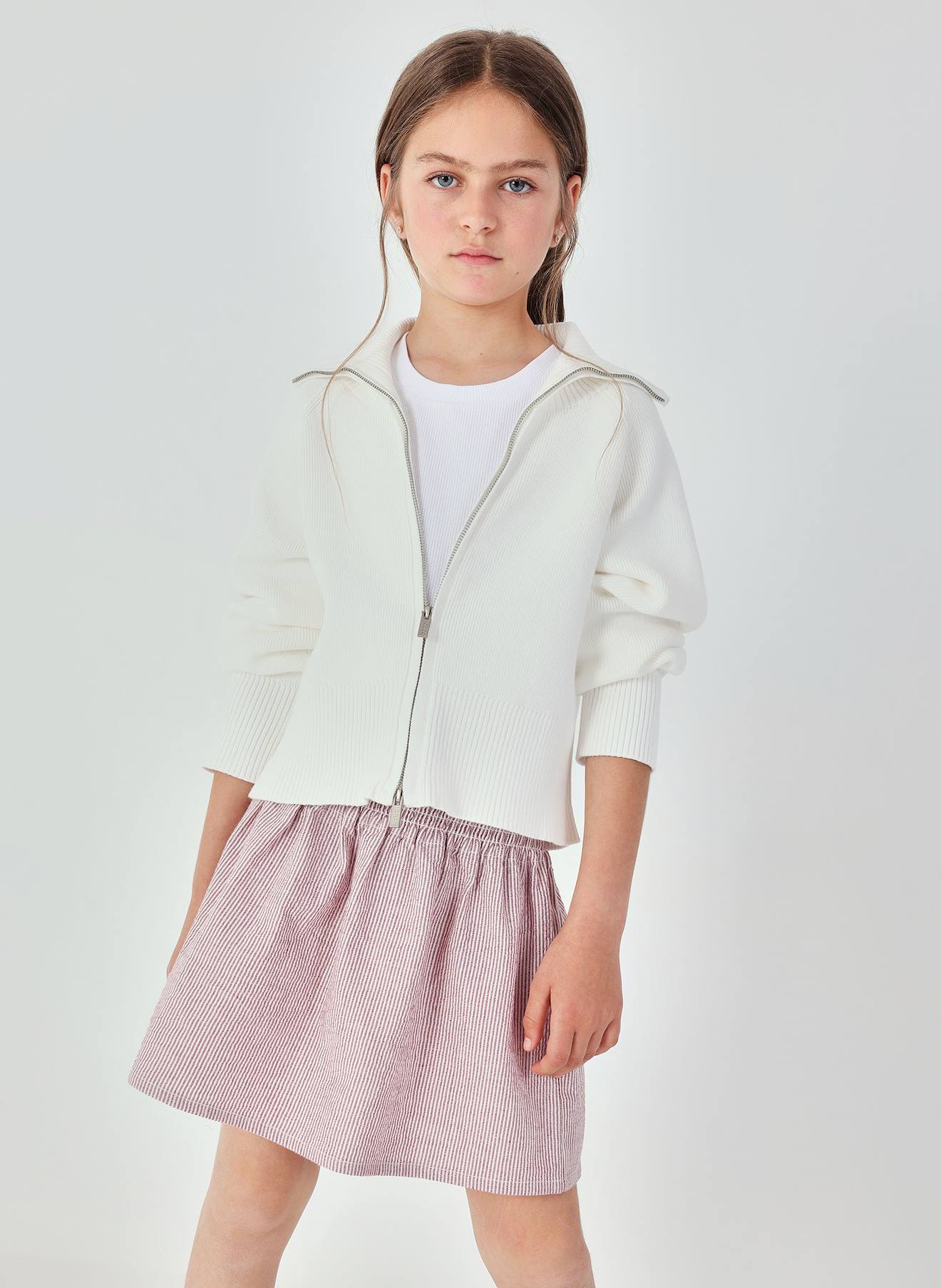 Cardigan Fille Col Montant Blanc 20 €
