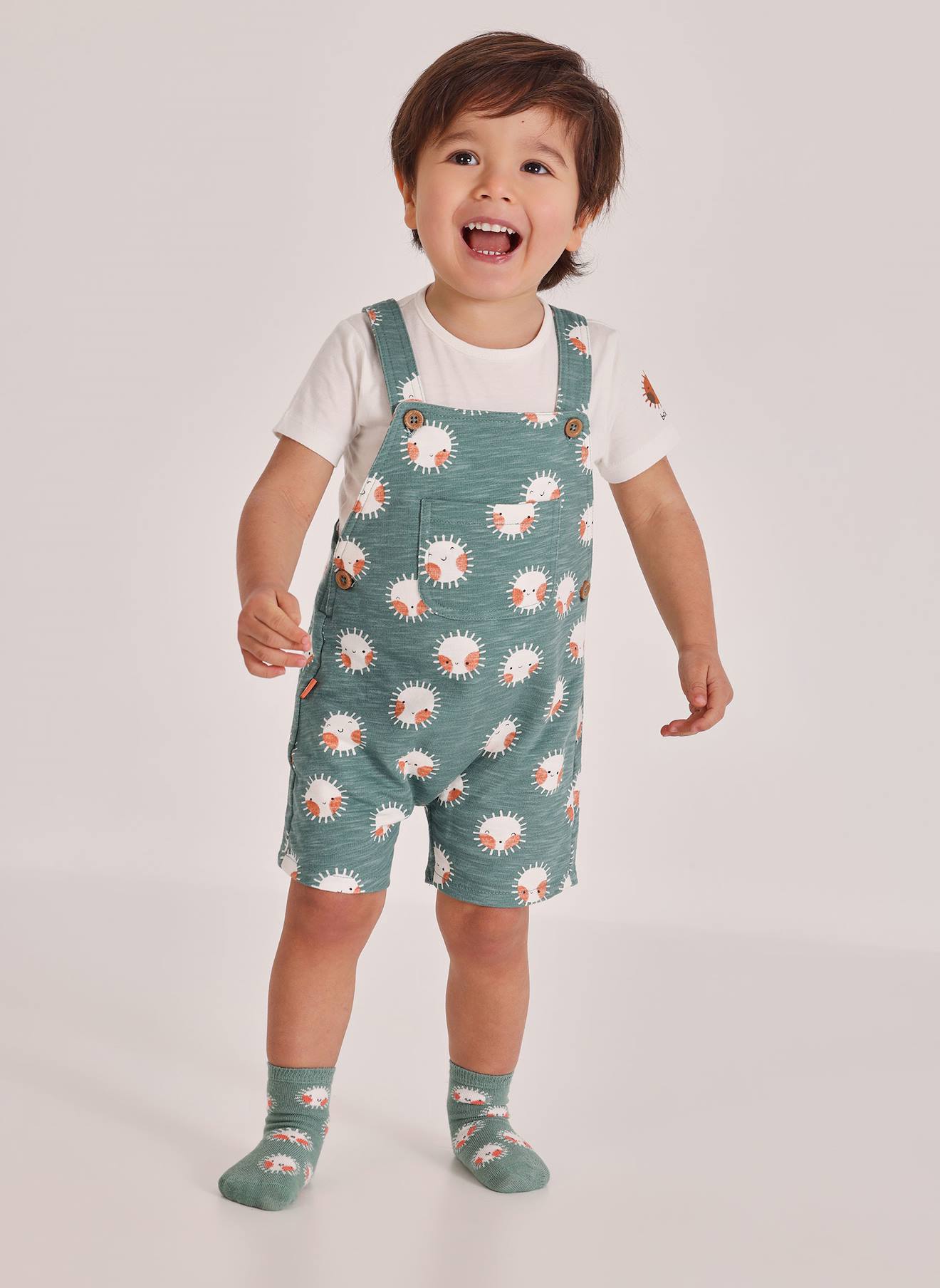 Ensemble Bébé T-shirt Et Salopette En Coton Imprimé Multicolore Ensemble Bébé T-shirt Et Salopette En Coton Imprimé Multicolore