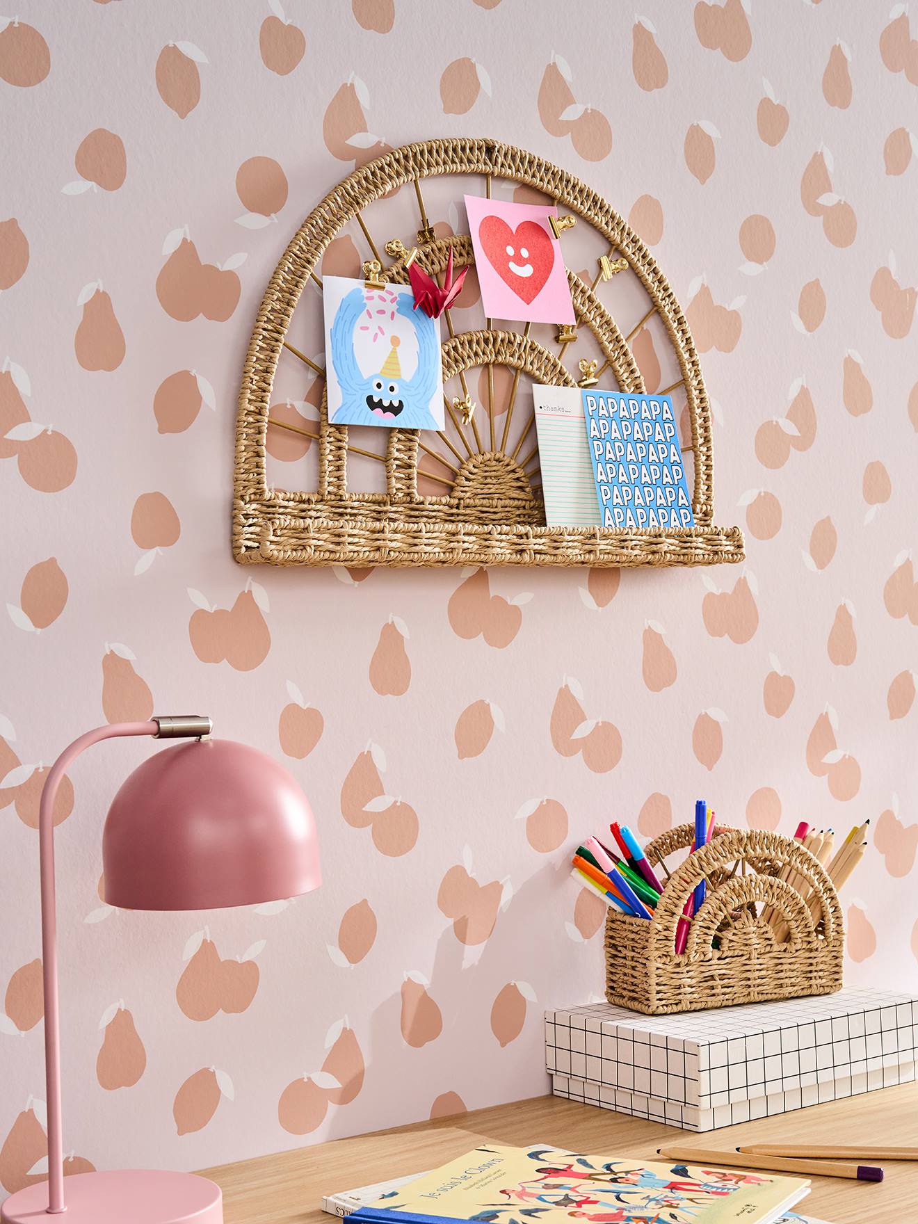 Pêle mêle corde de papier arc en ciel beige Pêle mêle corde de papier arc en ciel beige