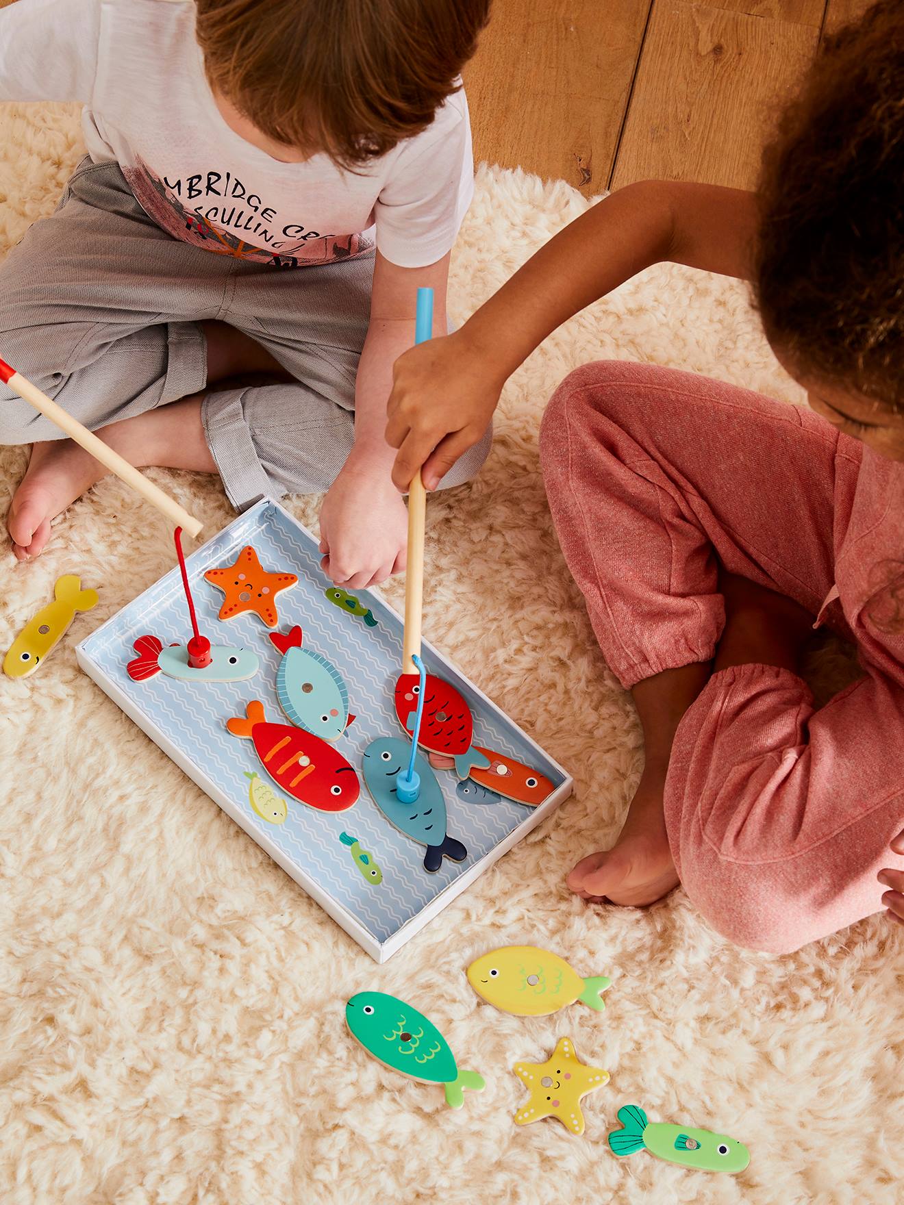 Pêche à la ligne magnétique en bois FSC® multicolore (Vertbaudet) - Image 1