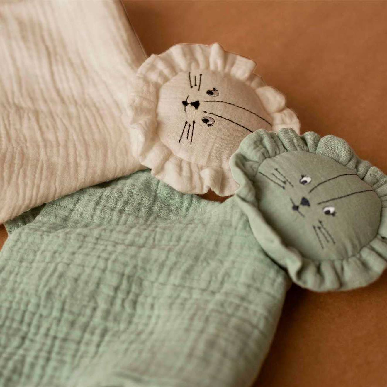 Doudou En Mousseline De Coton #e0cda9