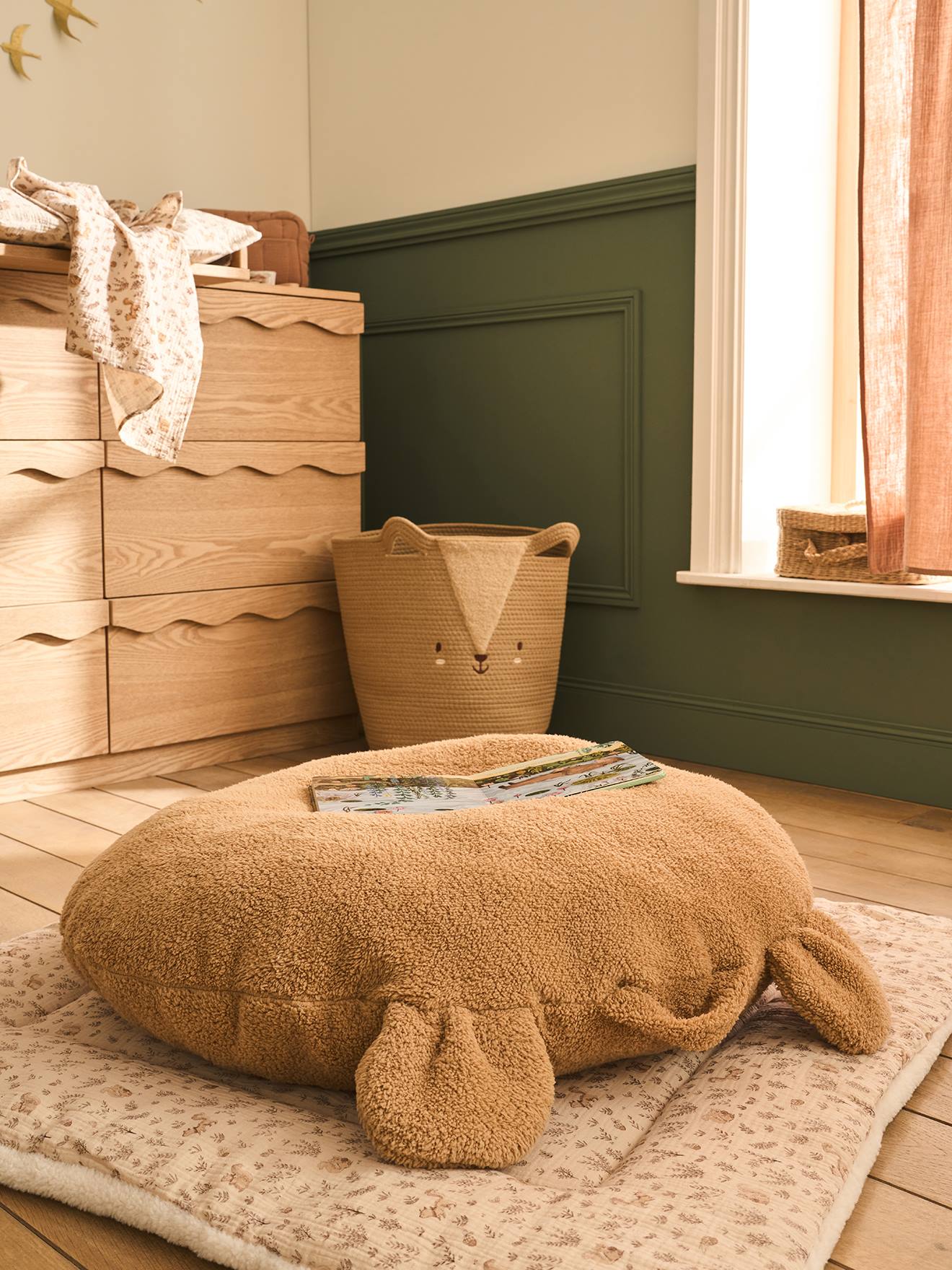 Coussin de sol ourson sherpa beige Coussin de sol ourson sherpa beige