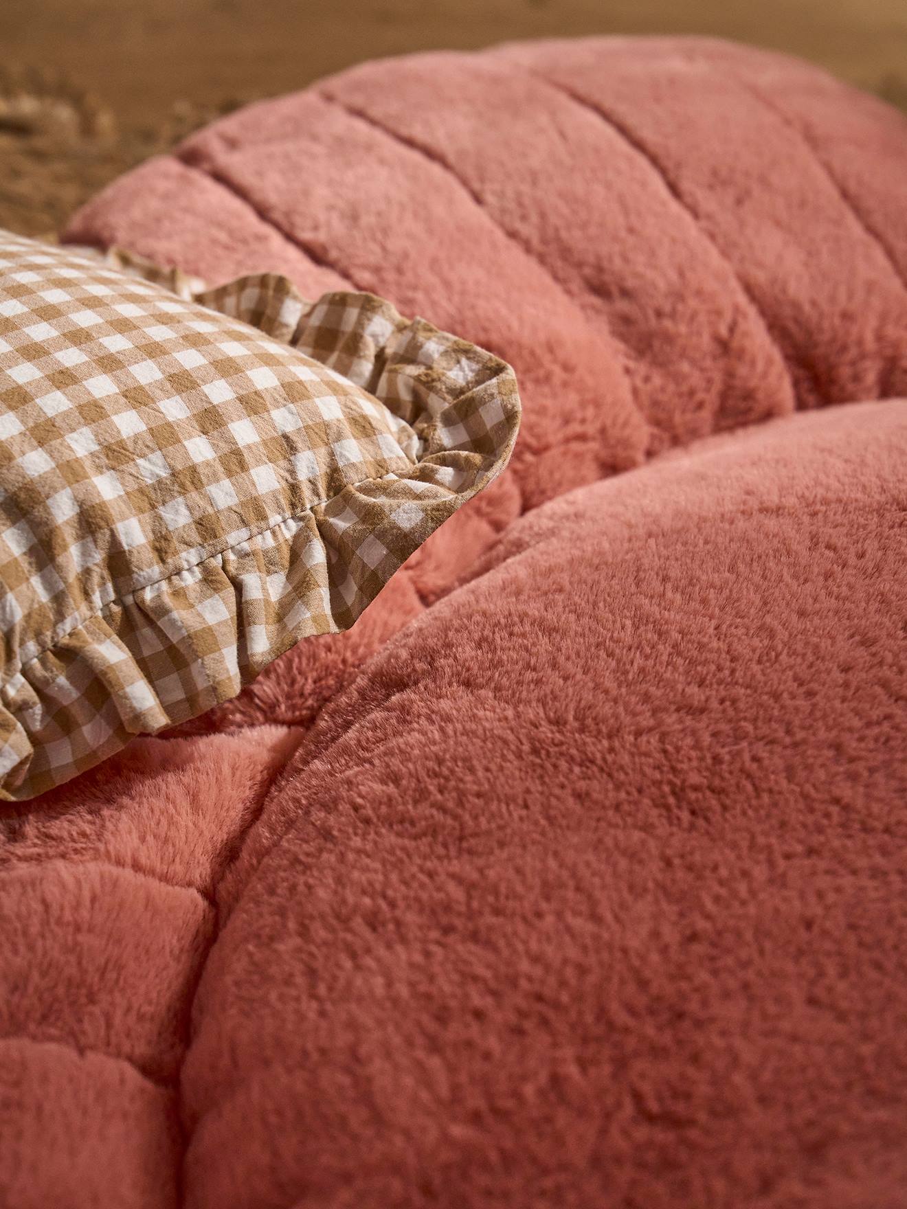 Coussin de sol fausse fourrure fleur rose poudré (Vertbaudet) - Image 1