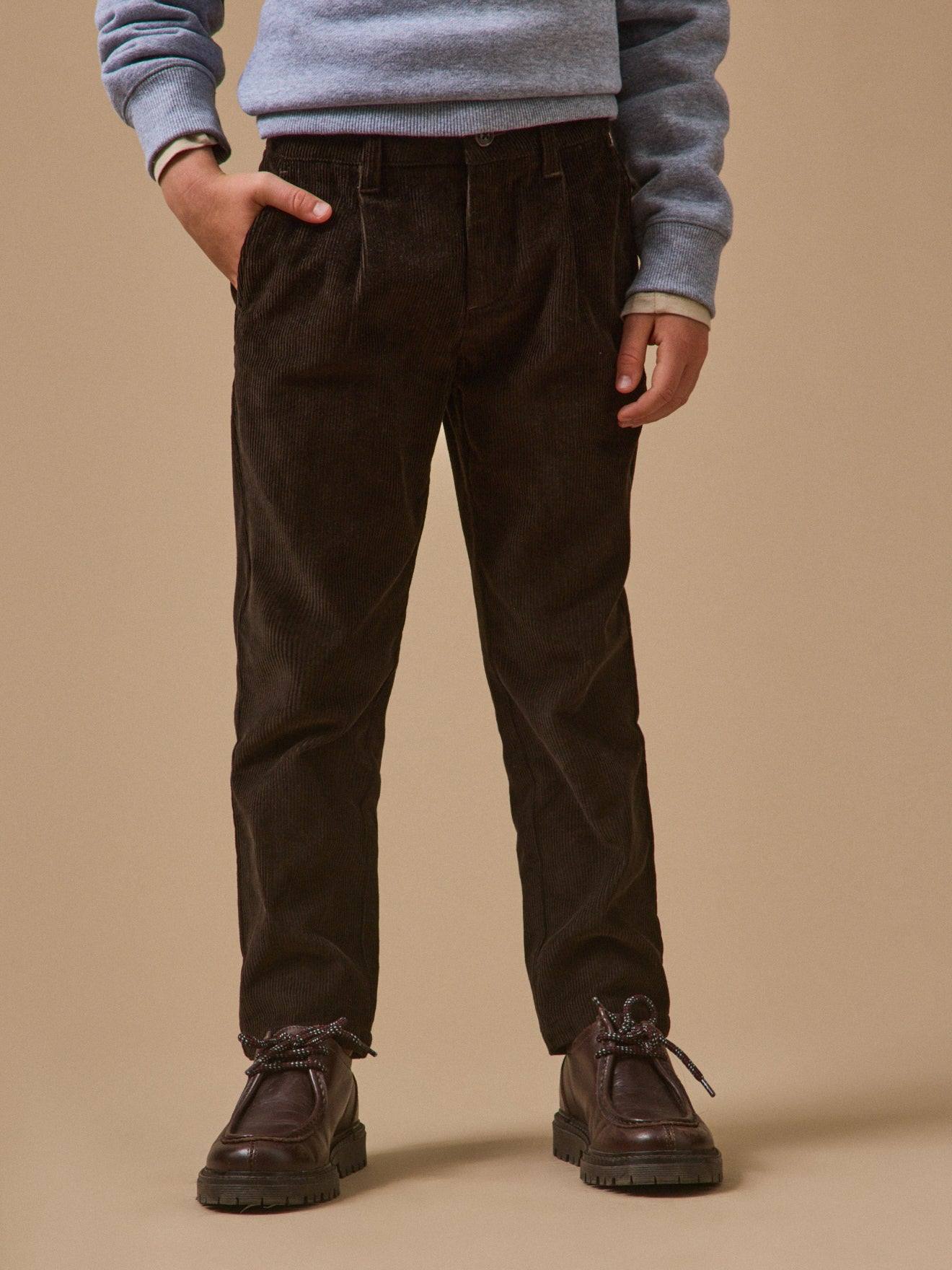 Pantalon Chino Garçon En Velours Chocolat Pantalon Chino Garçon En Velours Chocolat