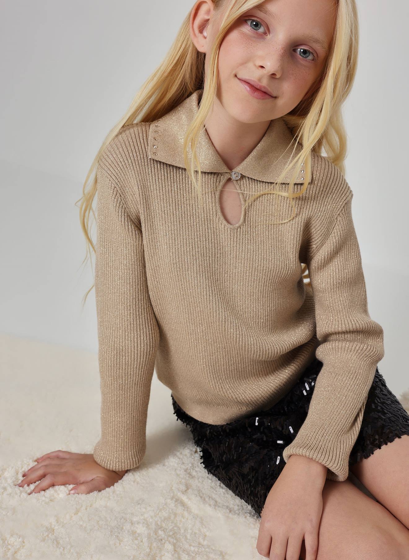 Pull Fille Avec Col À Revers Et Clous Jaune