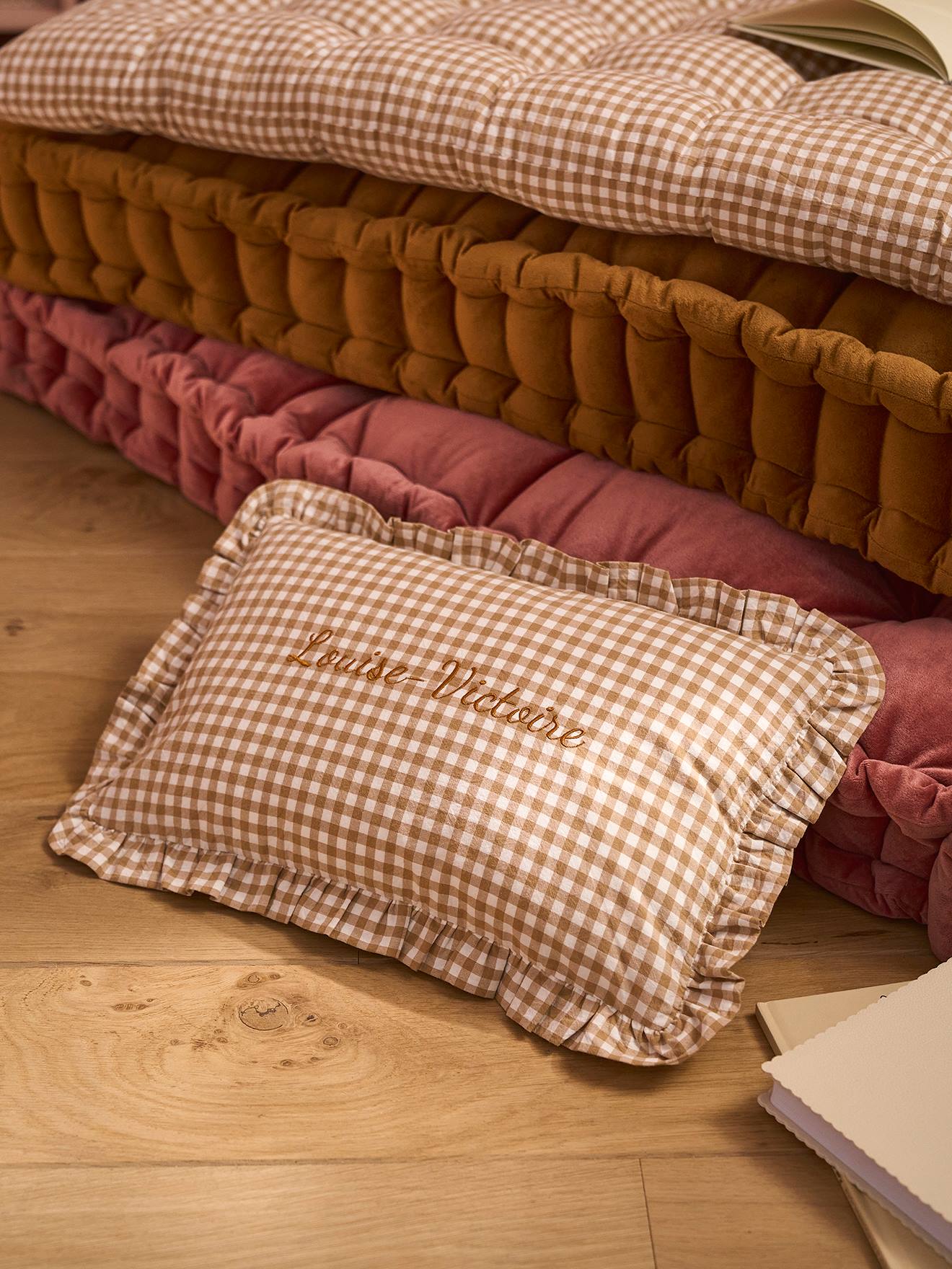 Coussin vichy personnalisable moka (Vertbaudet) - Couverture