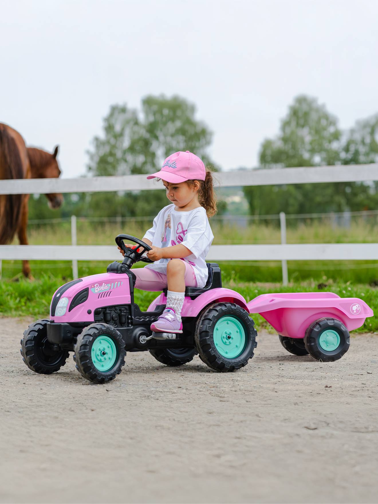 Tracteur À Pédales Barbie Avec Remorque Rose Barbie