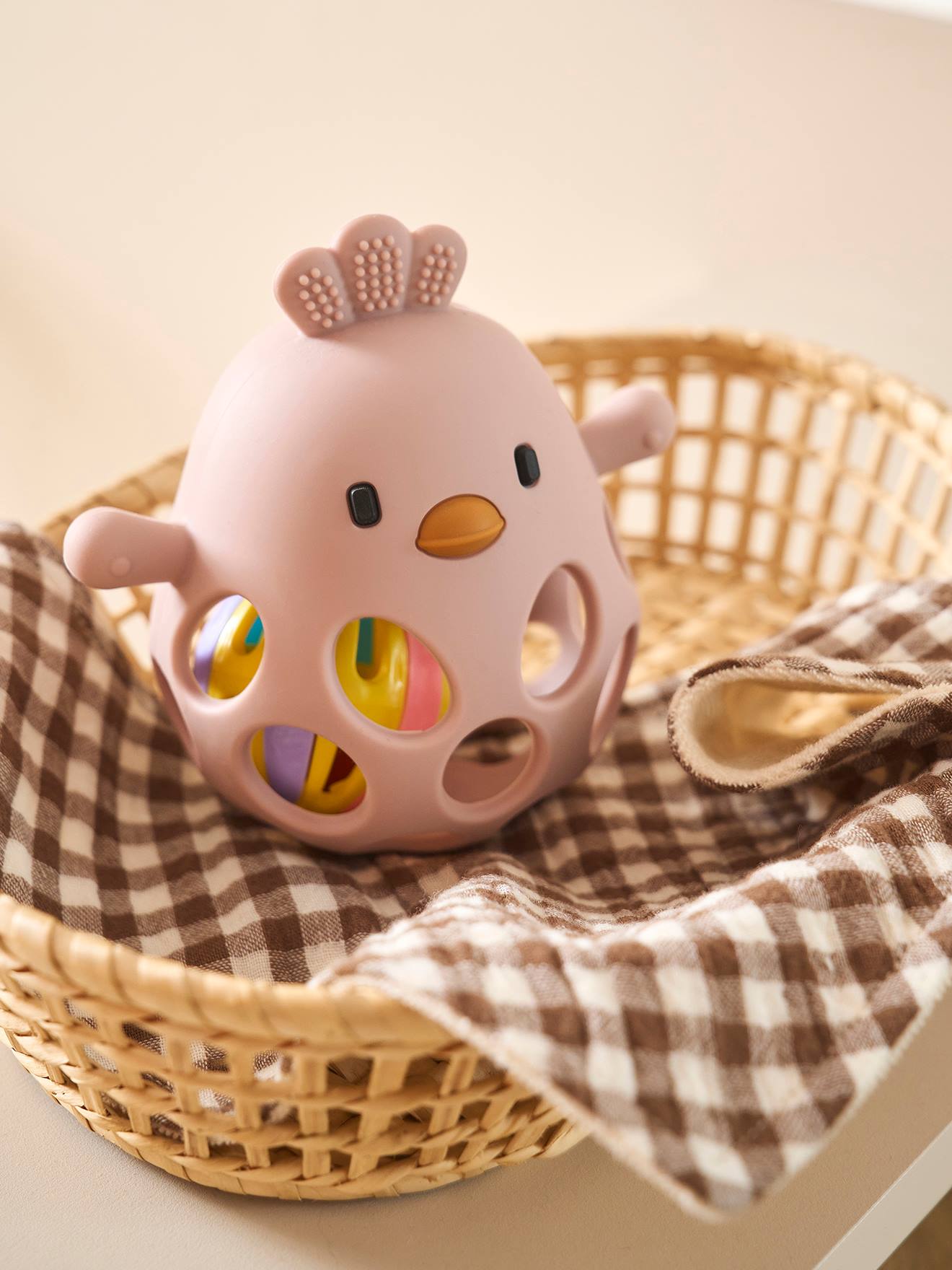 Hochet poussin en silicone rose