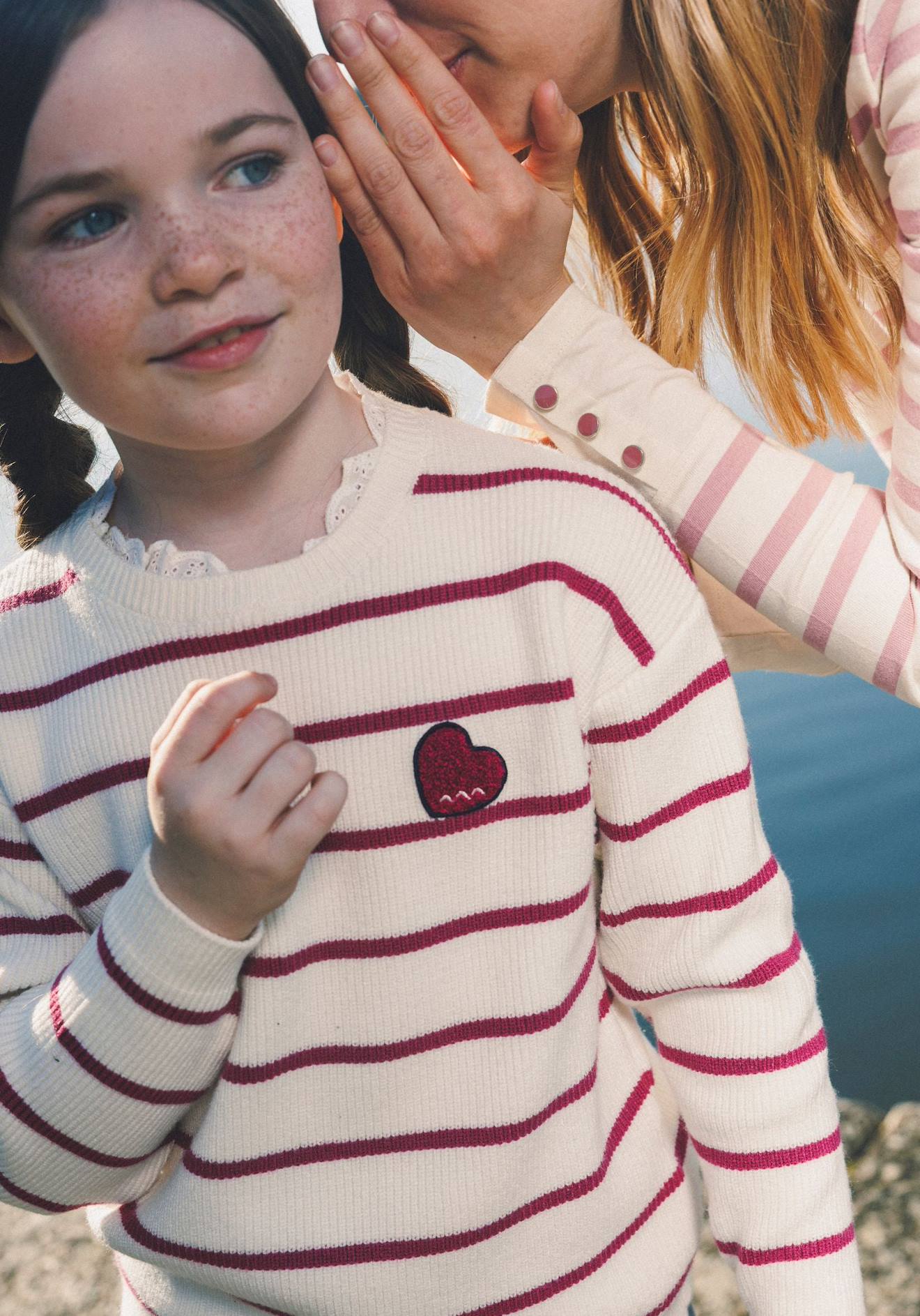 Pull Fille Fond Blanc Casse Raye Rose