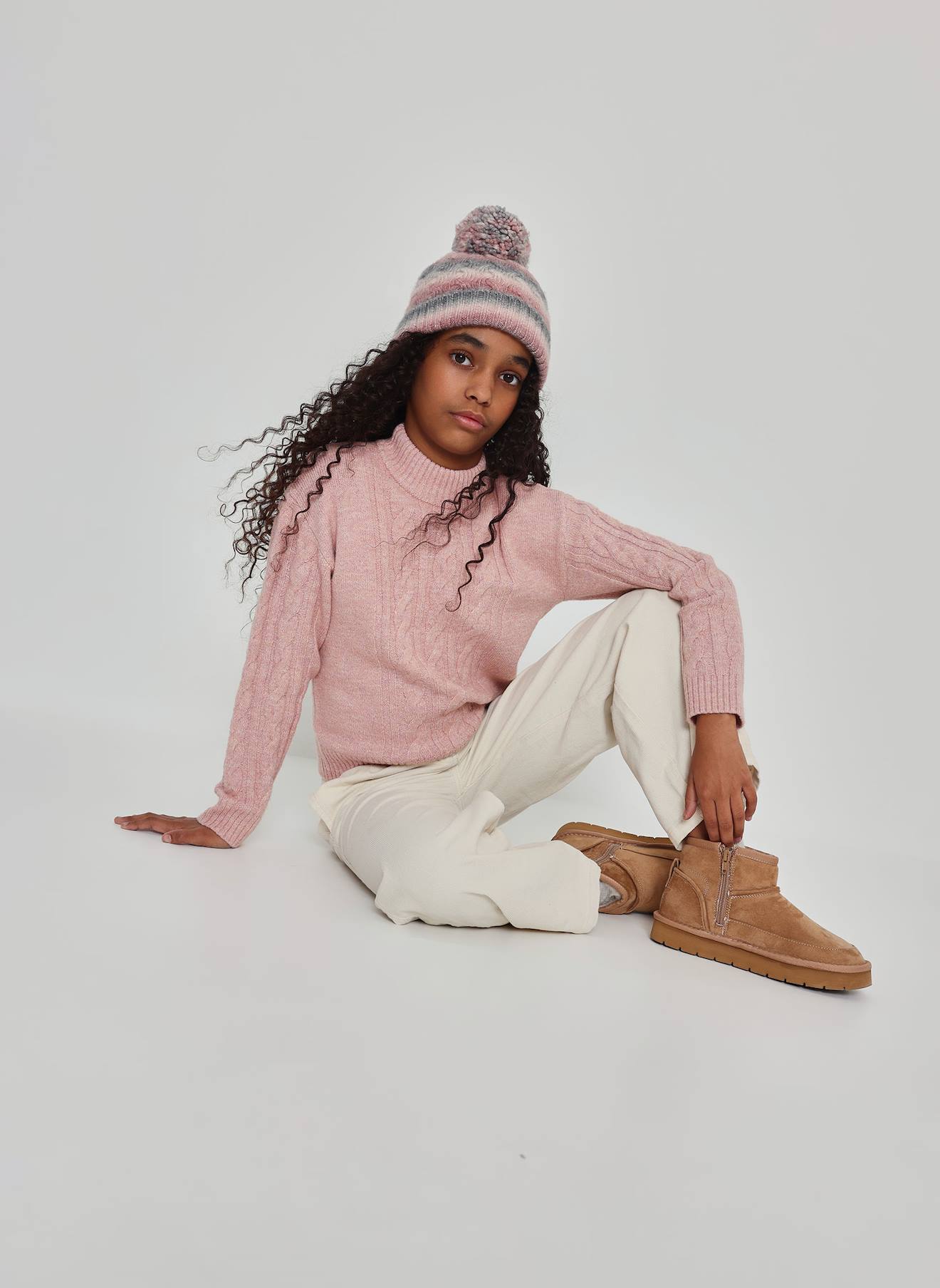 Bonnet Fille Tressé Avec Pompon Rose