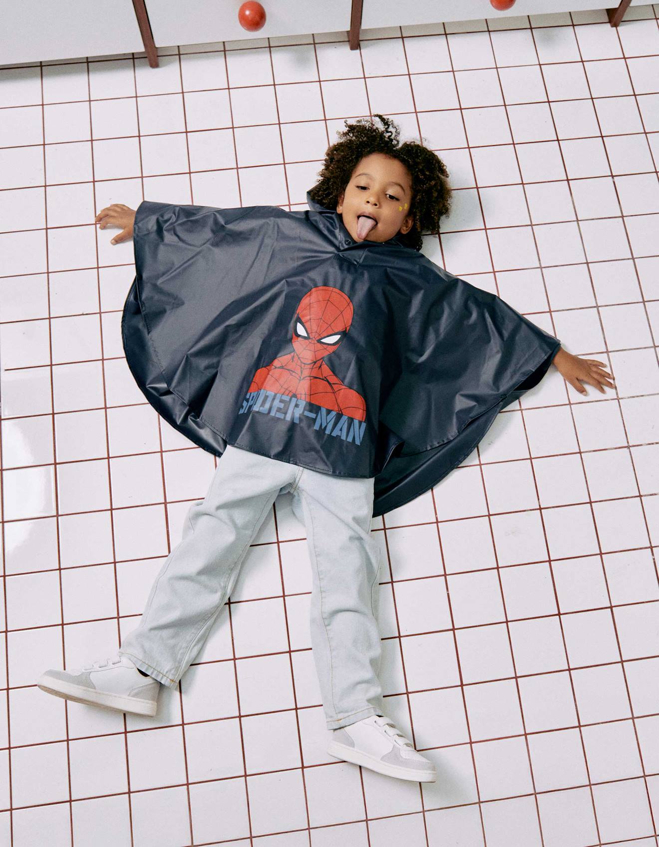 Poncho De Pluie À Capuche Avec Imprimés Spider-man Bleu Foncé